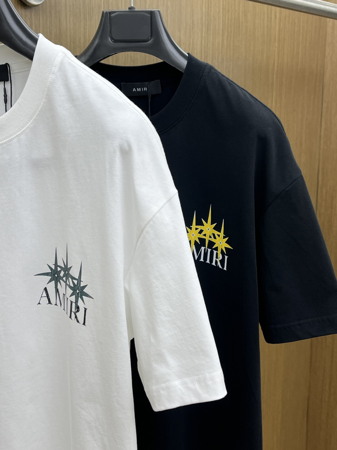 早春 AMIRI 🔥🔥春夏新款简约字母印花短袖 双纱纯棉面料 多元化搭配 是眼下时尚前沿的创新趋势 复古