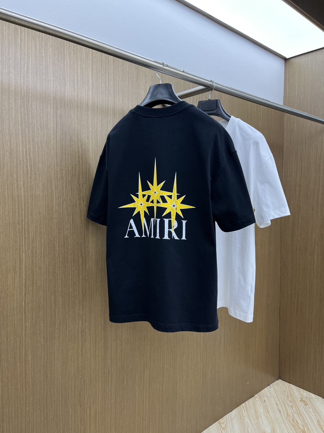 早春 AMIRI 🔥🔥春夏新款简约字母印花短袖 双纱纯棉面料 多元化搭配 是眼下时尚前沿的创新趋势 复古