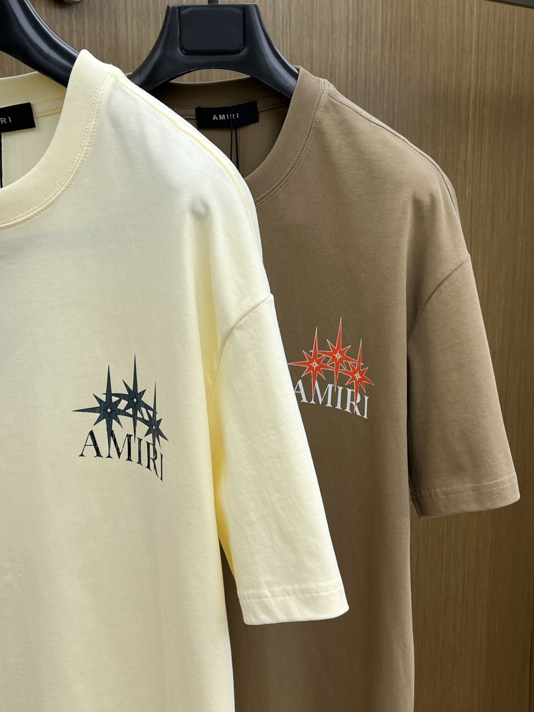 早春 AMIRI 🔥🔥春夏新款简约字母印花短袖 双纱纯棉面料 多元化搭配 是眼下时尚前沿的创新趋势 复古