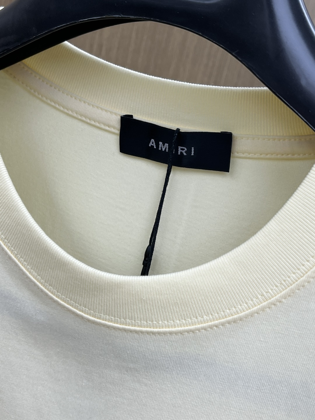 早春 AMIRI 🔥🔥春夏新款简约字母印花短袖 双纱纯棉面料 多元化搭配 是眼下时尚前沿的创新趋势 复古