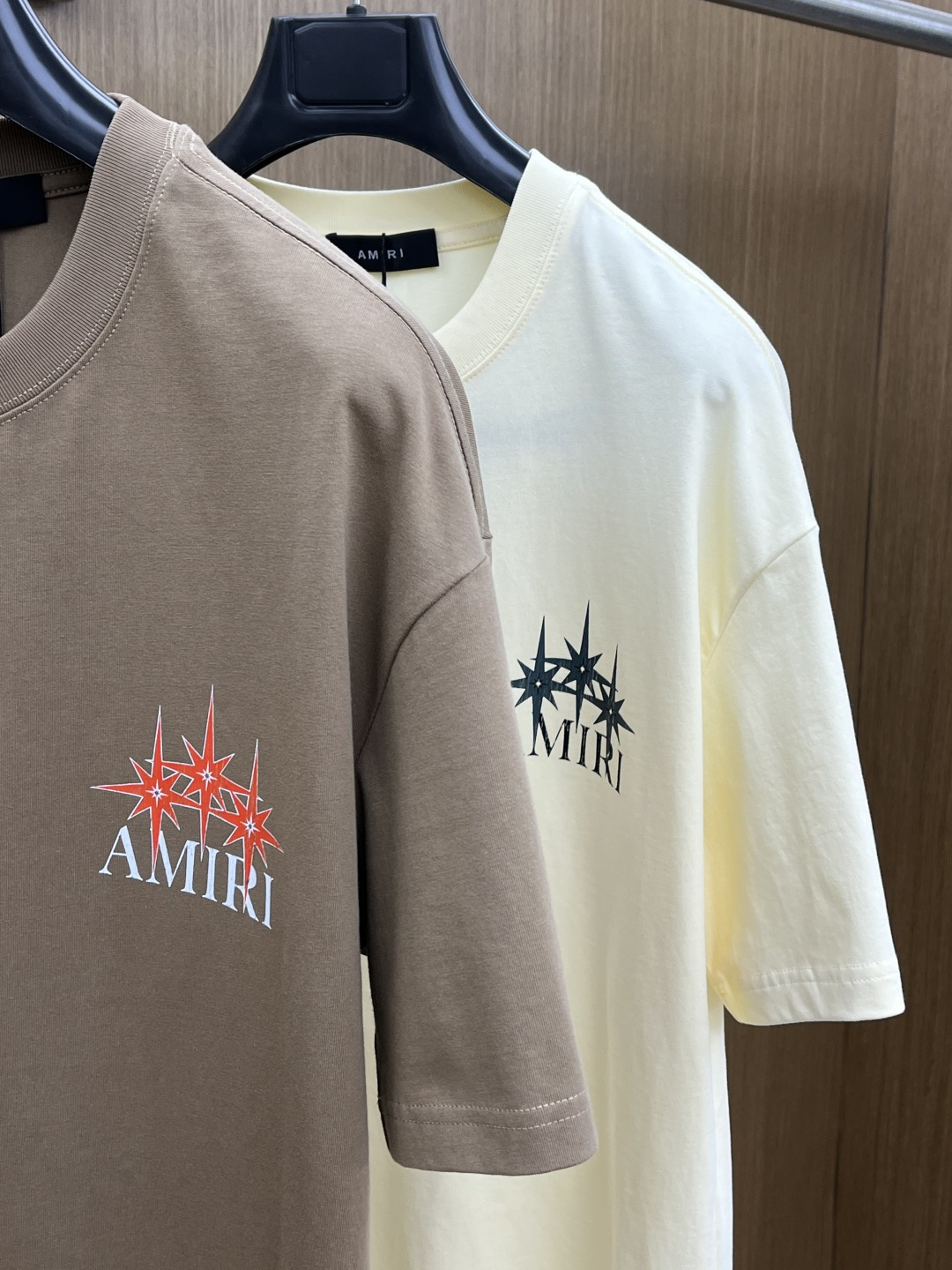 早春 AMIRI 🔥🔥春夏新款简约字母印花短袖 双纱纯棉面料 多元化搭配 是眼下时尚前沿的创新趋势 复古