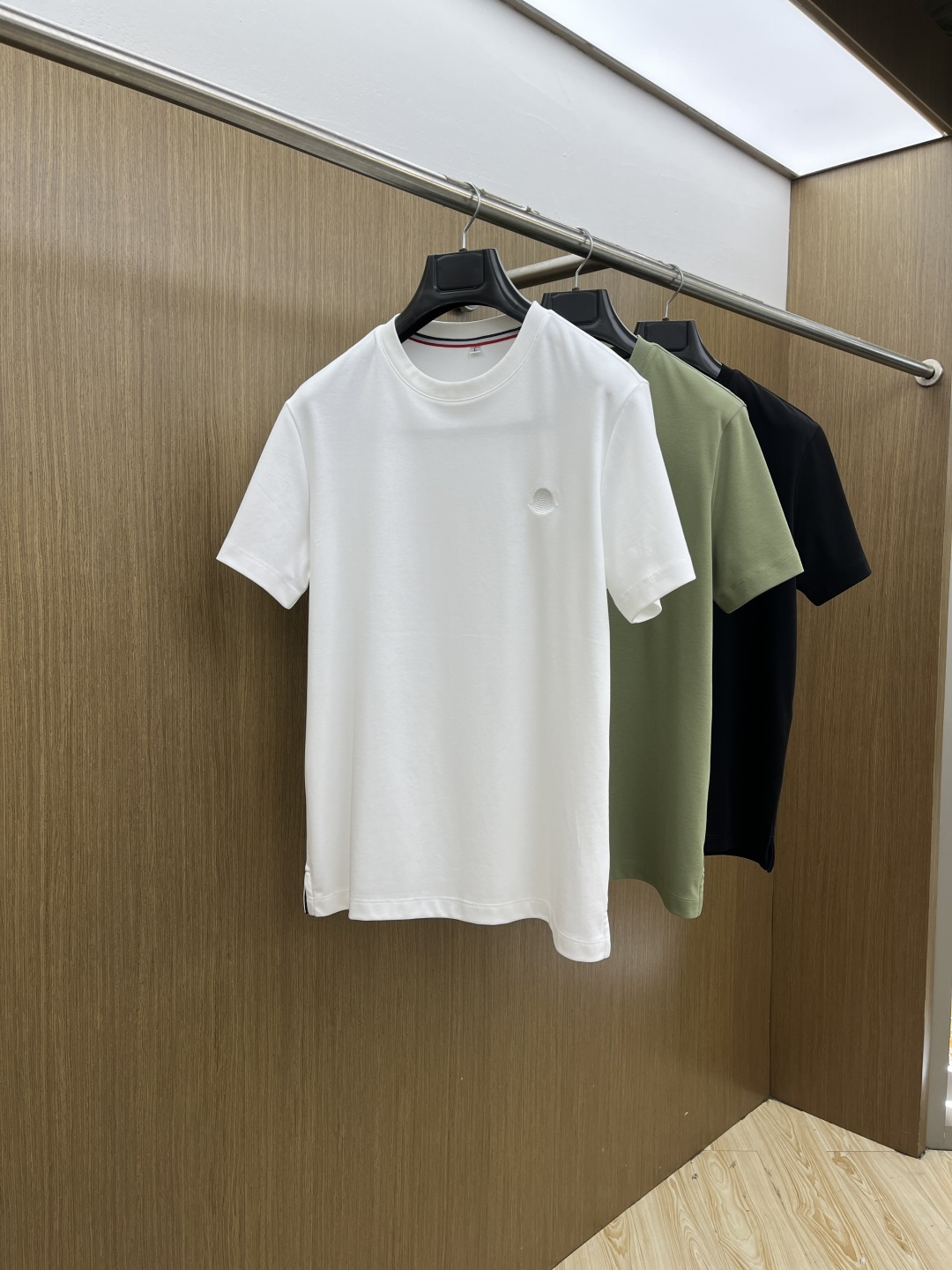 早春 Mon 🔥🔥春夏新款简约休闲短袖 精选新疆长绒棉 纱线环保染色定型 面料洗水上身软软舒适 多元化搭