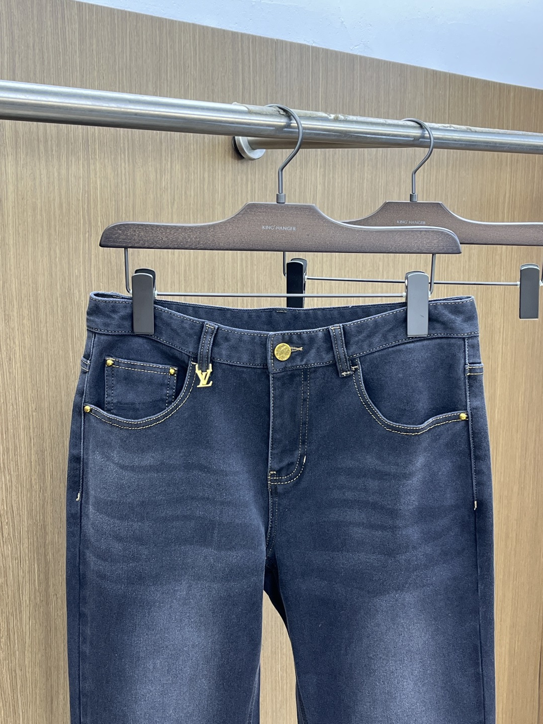 秋冬 LV 🔥🔥秋冬新品休闲牛仔裤 官网同步发售，裤身工艺设计，进口客供辅料、面料定制，代工厂出品免检！