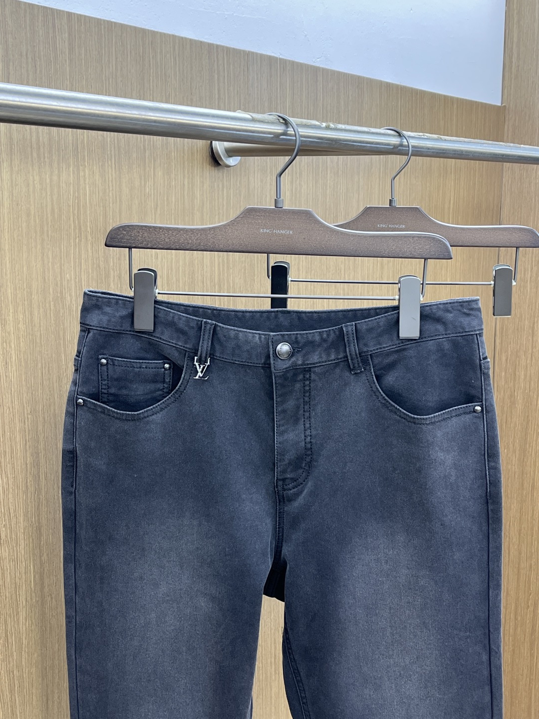 秋冬 LV 🔥🔥秋冬新品休闲牛仔裤 官网同步发售，裤身工艺设计，进口客供辅料、面料定制，代工厂出品免检！