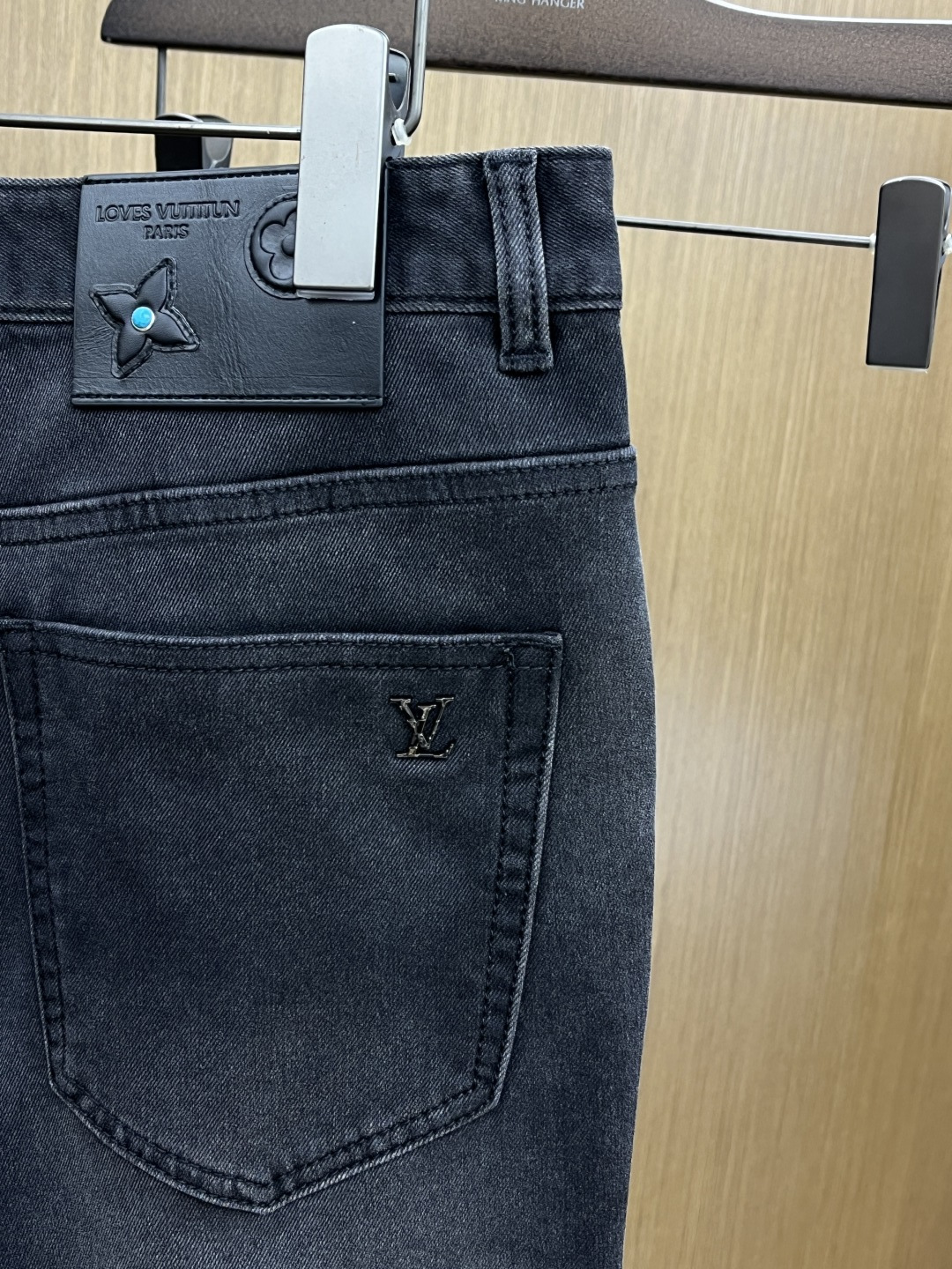 秋冬 LV 🔥🔥秋冬新品休闲牛仔裤 官网同步发售，裤身工艺设计，进口客供辅料、面料定制，代工厂出品免检！