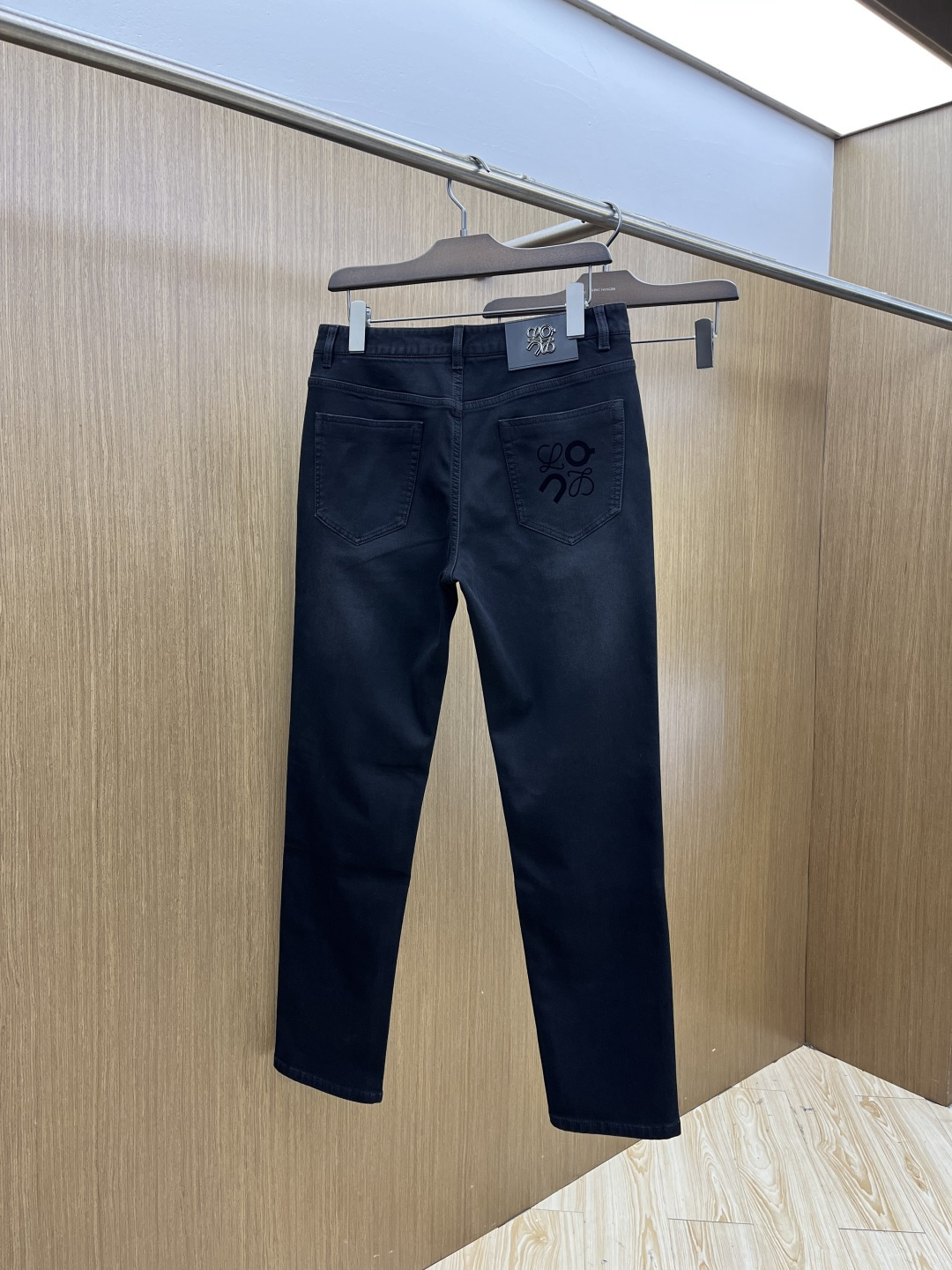 秋冬 Loe 🔥🔥秋冬新品休闲牛仔裤 官网同步发售，裤身工艺设计，进口客供辅料、面料定制，代工厂出品免检