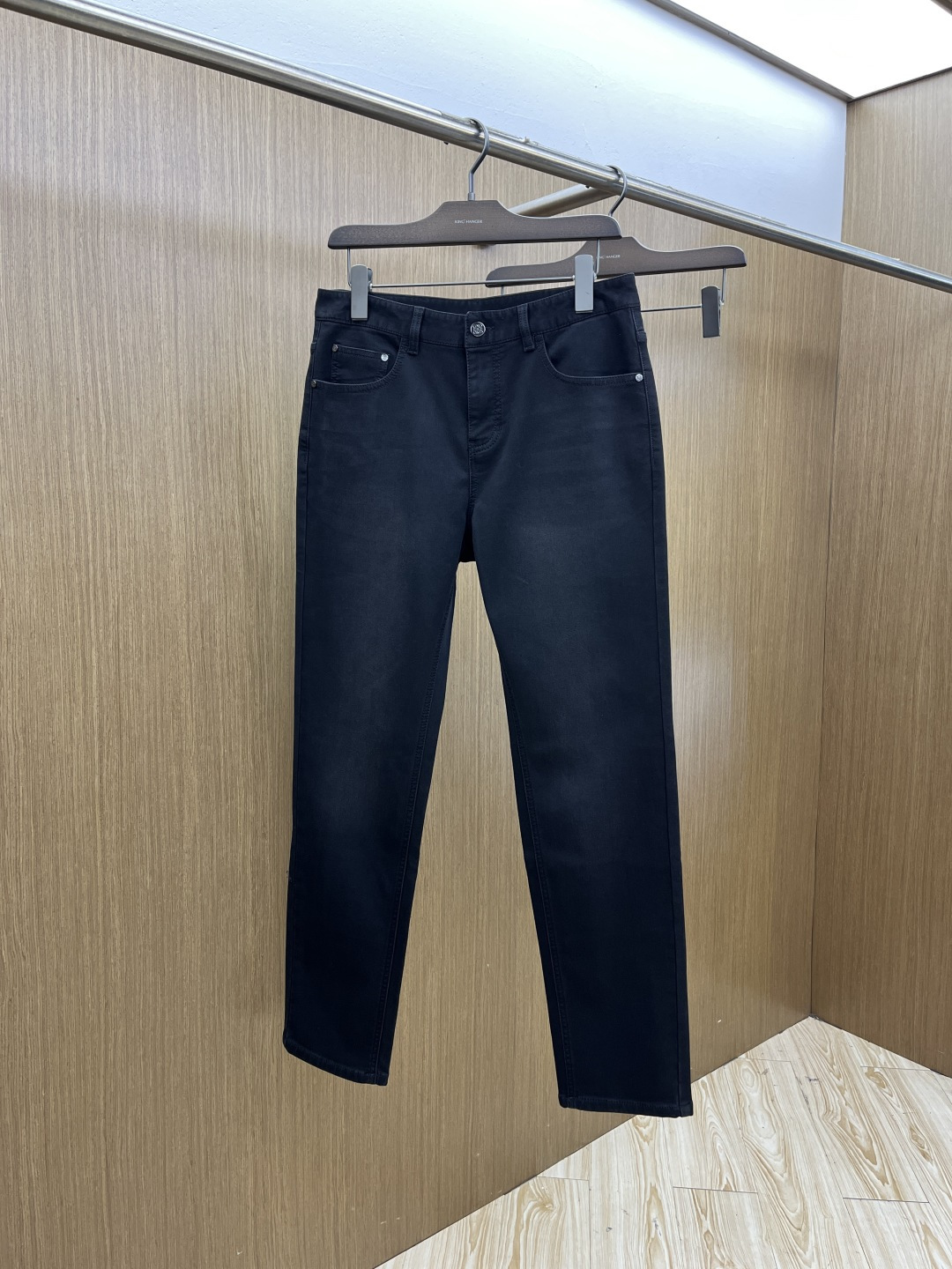 秋冬 Loe 🔥🔥秋冬新品休闲牛仔裤 官网同步发售，裤身工艺设计，进口客供辅料、面料定制，代工厂出品免检