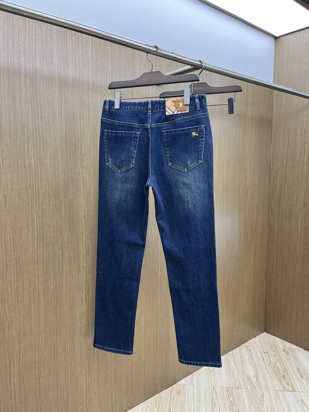 秋冬 BBR 🔥🔥秋冬新品休闲牛仔裤 官网同步发售，裤身工艺设计，进口客供辅料、面料定制，代工厂出品免检