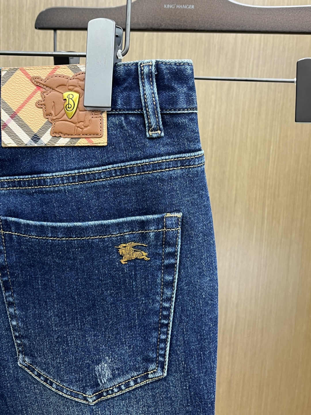 秋冬 BBR 🔥🔥秋冬新品休闲牛仔裤 官网同步发售，裤身工艺设计，进口客供辅料、面料定制，代工厂出品免检