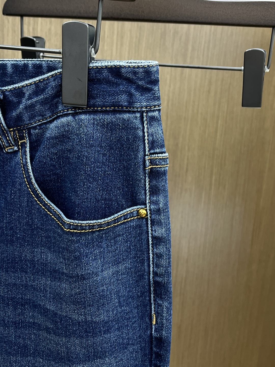 秋冬 LV 🔥🔥秋冬新品休闲牛仔裤 官网同步发售，裤身工艺设计，进口客供辅料、面料定制，代工厂出品免检！