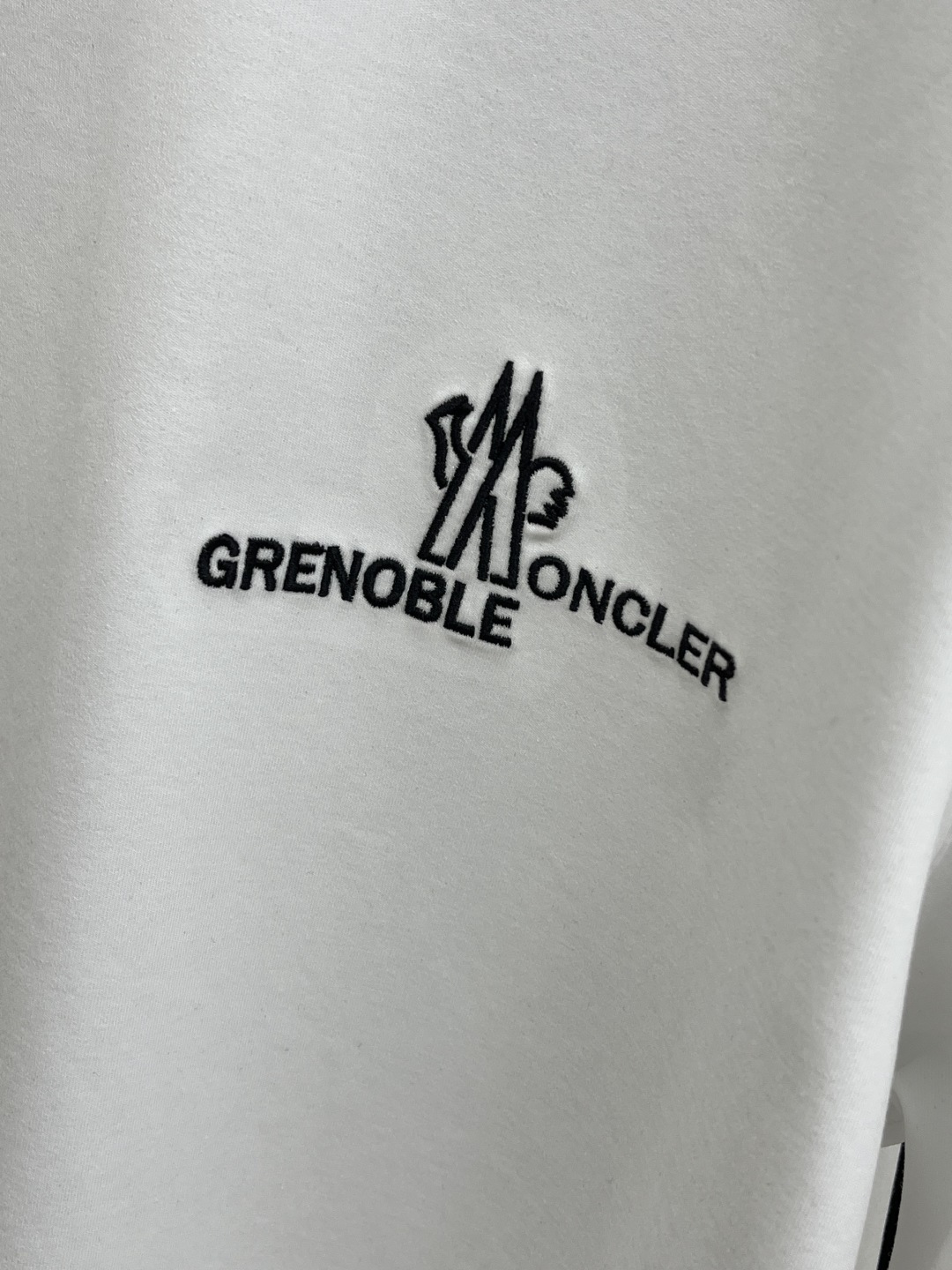 早春 Mon 🔥🔥高级定制 2026春夏新款首发专柜最新款短袖圆领T恤 高端订制 设计前卫时尚！品牌lo