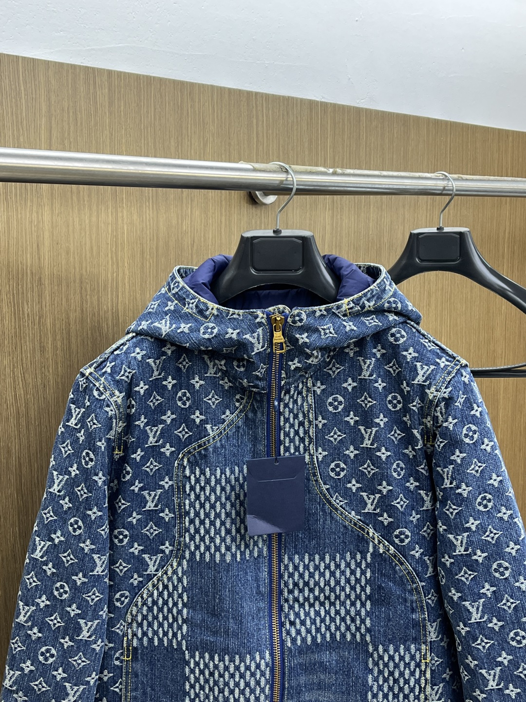 秋冬羽绒 🔥🔥驴牌秋冬新品连帽牛仔羽绒外套！高性能造型来自于Glacier的精髓,此款羽绒服适合任何场合