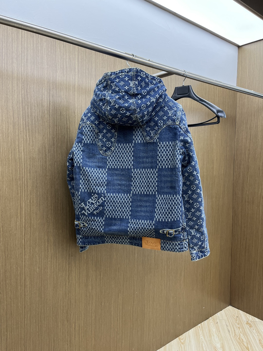 秋冬羽绒 🔥🔥驴牌秋冬新品连帽牛仔羽绒外套！高性能造型来自于Glacier的精髓,此款羽绒服适合任何场合