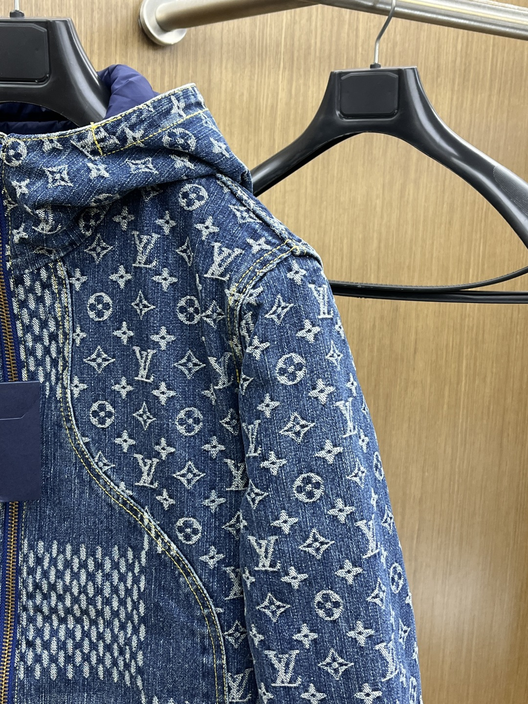 秋冬羽绒 🔥🔥驴牌秋冬新品连帽牛仔羽绒外套！高性能造型来自于Glacier的精髓,此款羽绒服适合任何场合