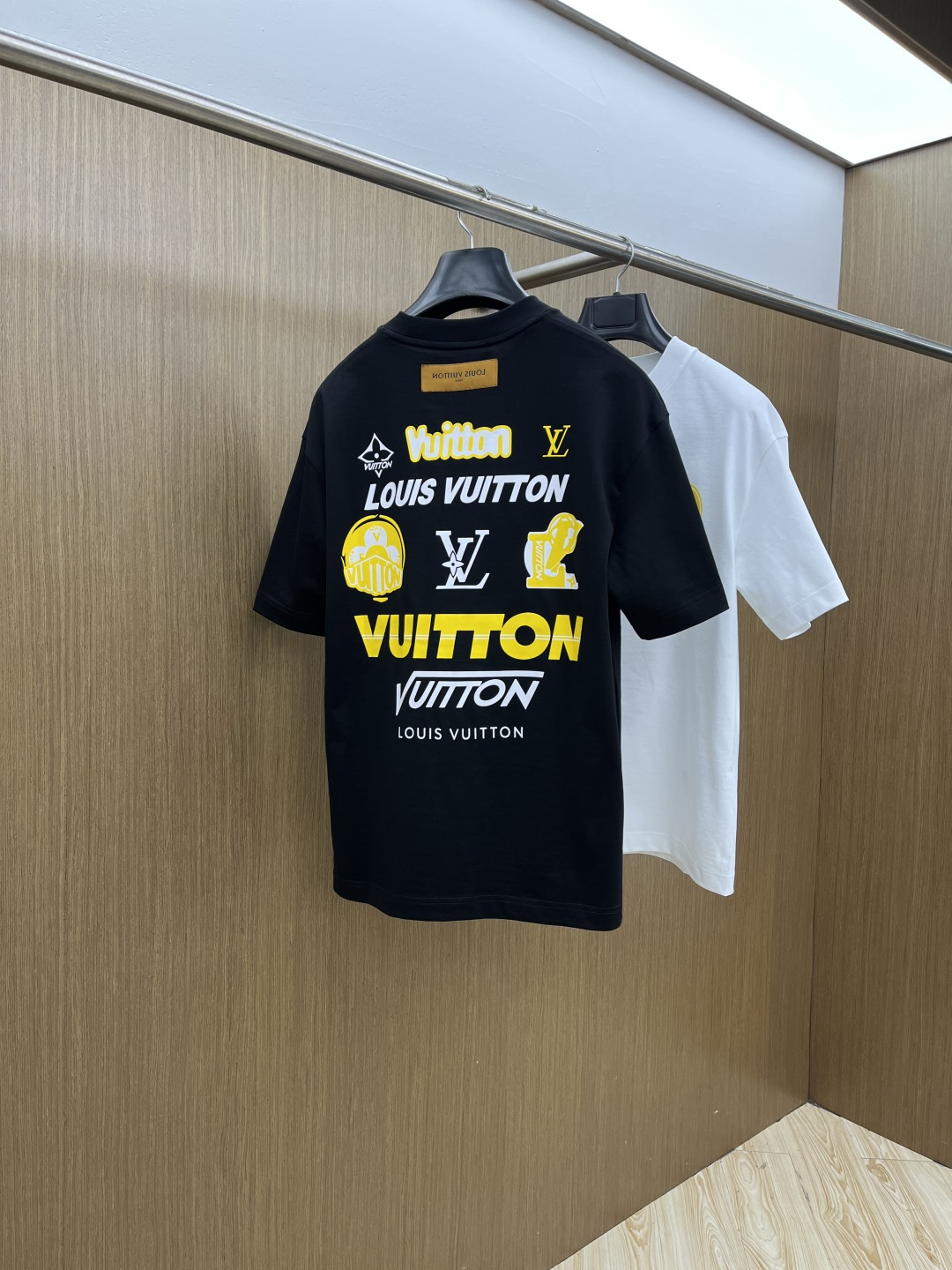 早春 LV 🔥🔥高级定制 2026春夏 · 高阶定制T恤】特别推荐系列 定制面料：秘鲁进口匹马棉 × 顶