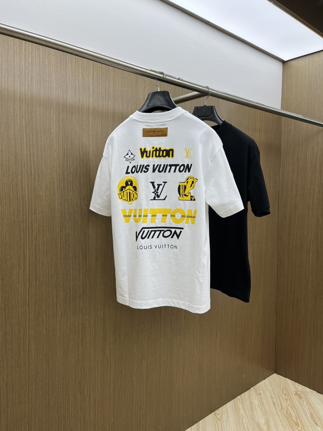 早春 LV 🔥🔥高级定制 2026春夏 · 高阶定制T恤】特别推荐系列 定制面料：秘鲁进口匹马棉 × 顶