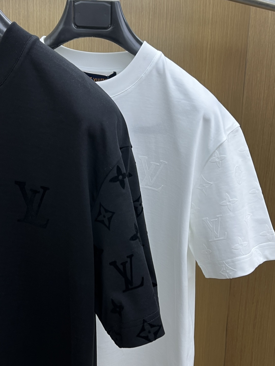 早春 LV 🔥🔥高级定制 2026春夏 · 高阶定制T恤】特别推荐系列 定制面料：秘鲁进口匹马棉 × 顶