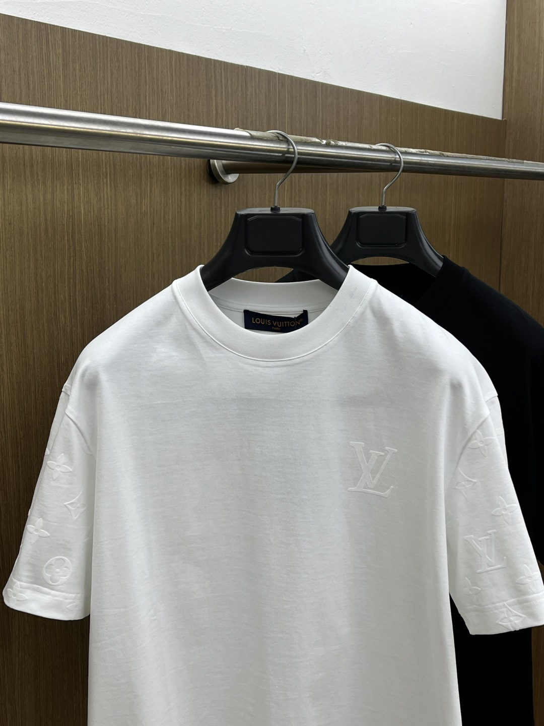 早春 LV 🔥🔥高级定制 2026春夏 · 高阶定制T恤】特别推荐系列 定制面料：秘鲁进口匹马棉 × 顶