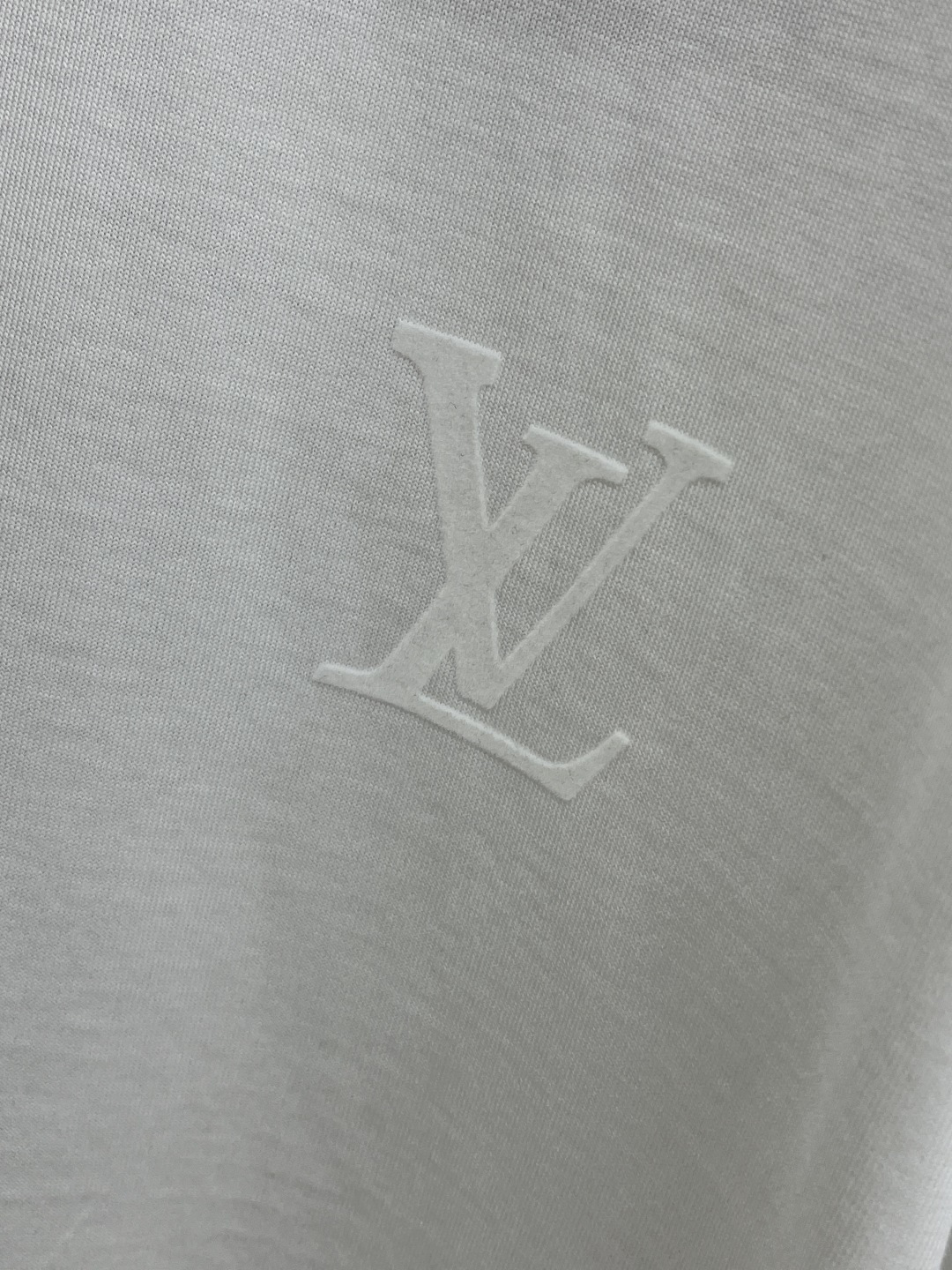 早春 LV 🔥🔥高级定制 2026春夏 · 高阶定制T恤】特别推荐系列 定制面料：秘鲁进口匹马棉 × 顶