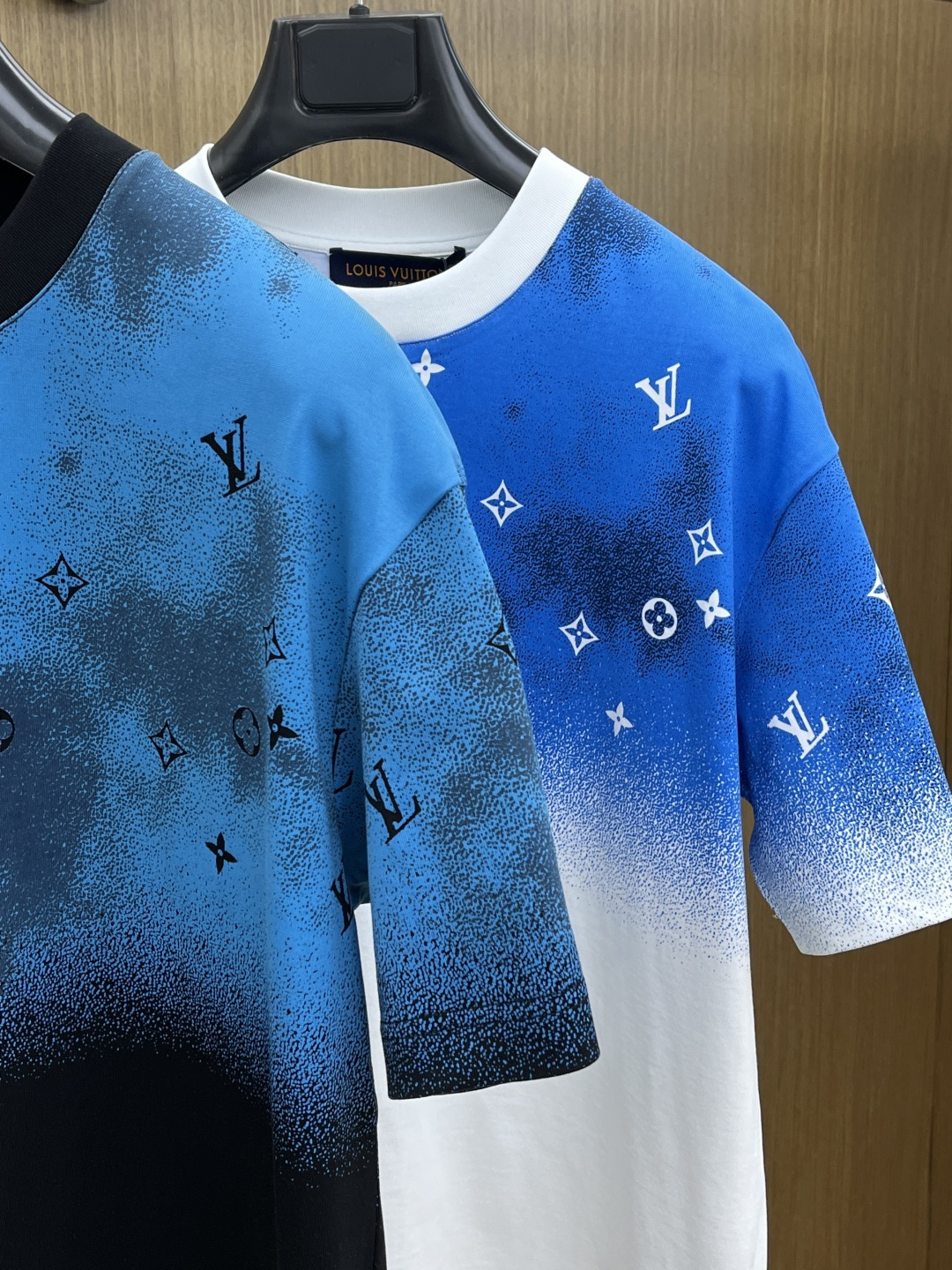 早春 LV 🔥🔥高级定制 2026春夏 · 高阶定制T恤】特别推荐系列 定制面料：秘鲁进口匹马棉 × 顶