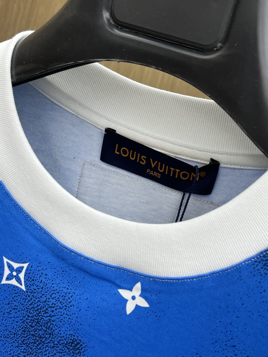 早春 LV 🔥🔥高级定制 2026春夏 · 高阶定制T恤】特别推荐系列 定制面料：秘鲁进口匹马棉 × 顶