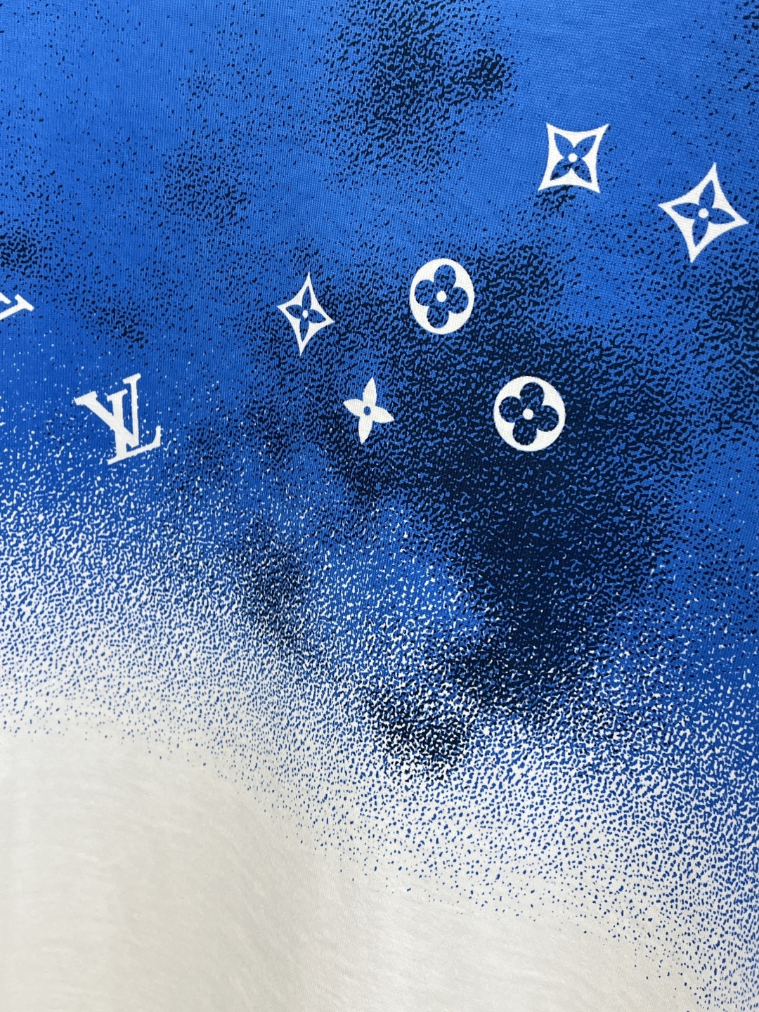 早春 LV 🔥🔥高级定制 2026春夏 · 高阶定制T恤】特别推荐系列 定制面料：秘鲁进口匹马棉 × 顶