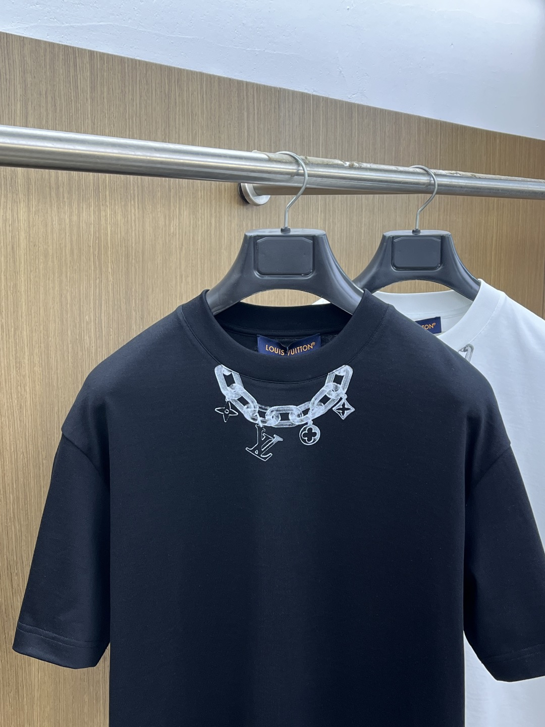 早春 LV 🔥🔥高级定制 2026春夏 · 高阶定制T恤】特别推荐系列 定制面料：秘鲁进口匹马棉 × 顶