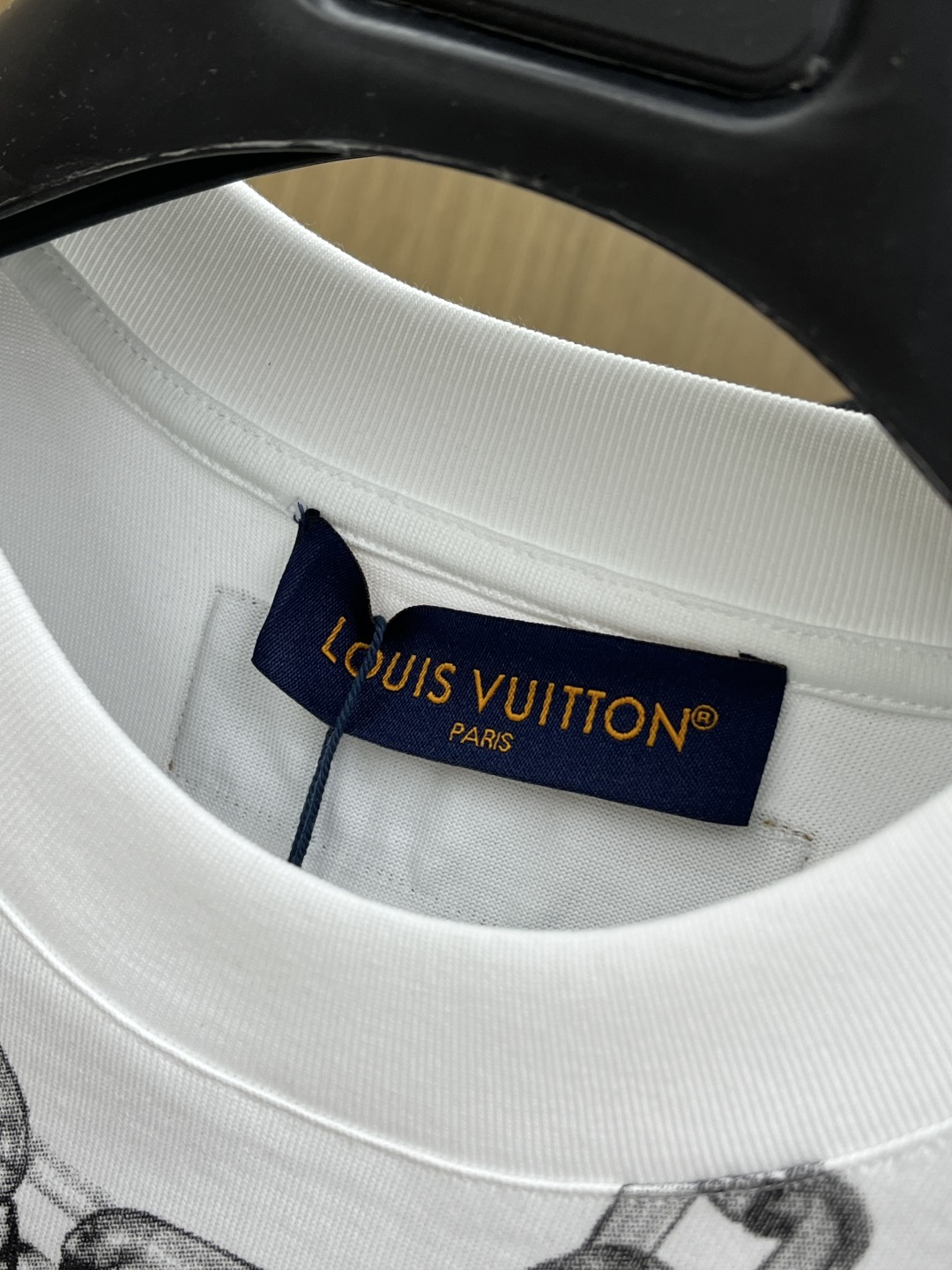 早春 LV 🔥🔥高级定制 2026春夏 · 高阶定制T恤】特别推荐系列 定制面料：秘鲁进口匹马棉 × 顶