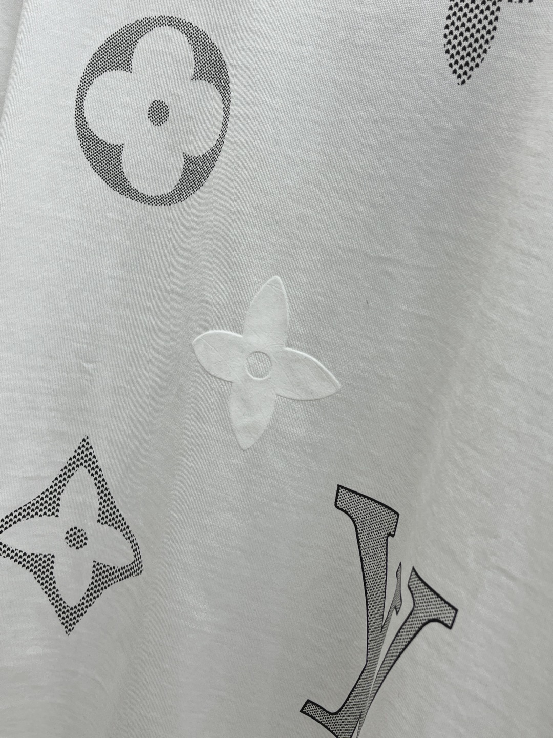 早春 LV 🔥🔥高级定制 2026春夏 · 高阶定制T恤】特别推荐系列 定制面料：秘鲁进口匹马棉 × 顶