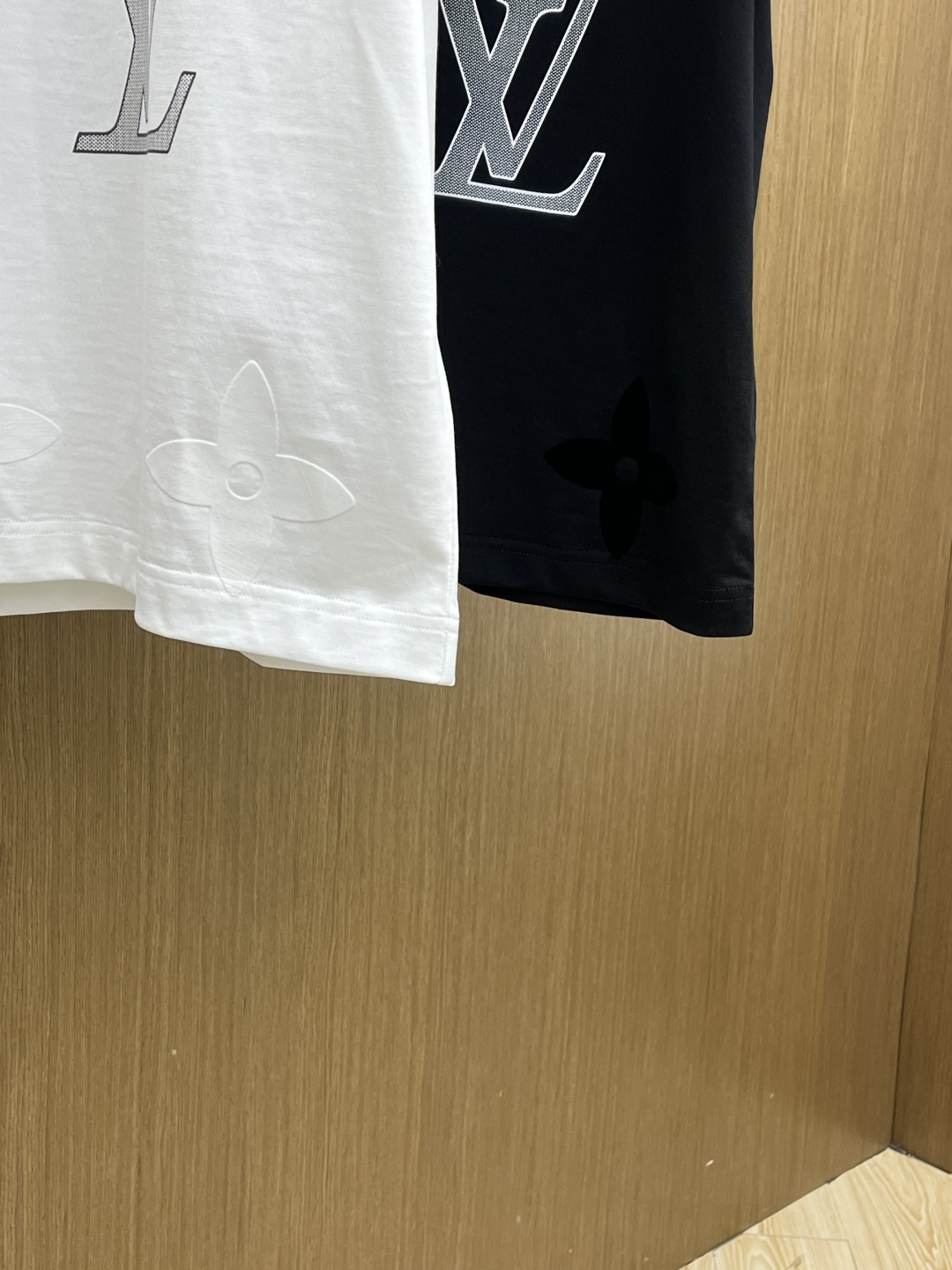 早春 LV 🔥🔥高级定制 2026春夏 · 高阶定制T恤】特别推荐系列 定制面料：秘鲁进口匹马棉 × 顶