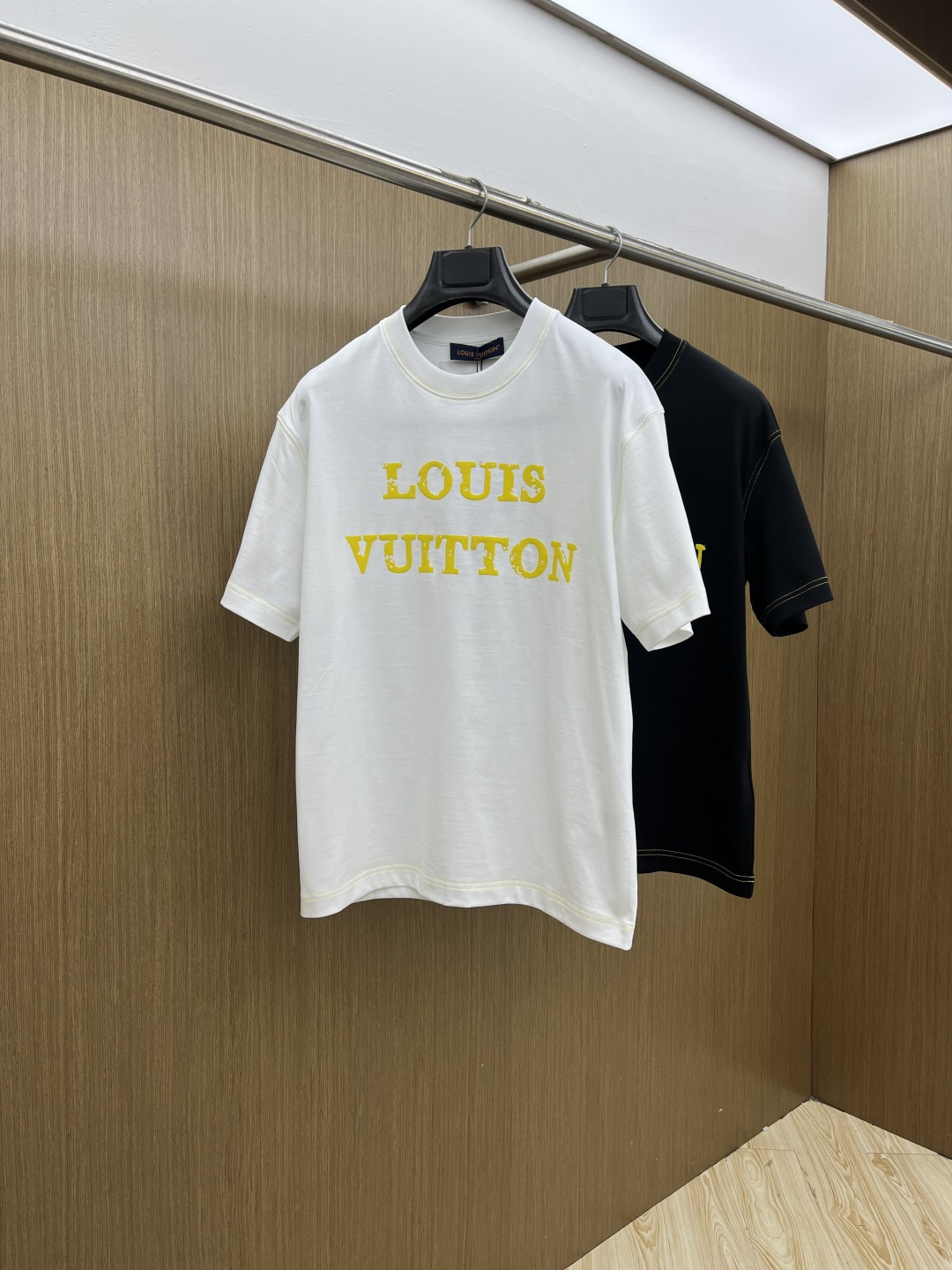 早春 LV 🔥🔥高级定制 2026春夏 · 高阶定制T恤】特别推荐系列 定制面料：秘鲁进口匹马棉 × 顶