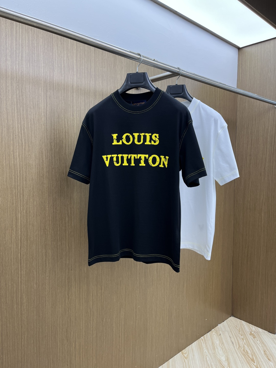 早春 LV 🔥🔥高级定制 2026春夏 · 高阶定制T恤】特别推荐系列 定制面料：秘鲁进口匹马棉 × 顶
