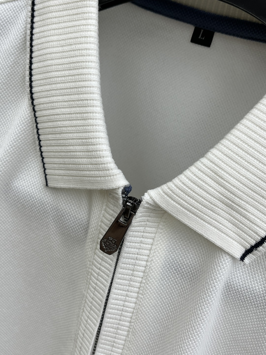 早春 Loro Piana 🔥🔥早春新款男士标识短袖Polo衫，延续经典商务休闲翻领POLO恤.该款Po