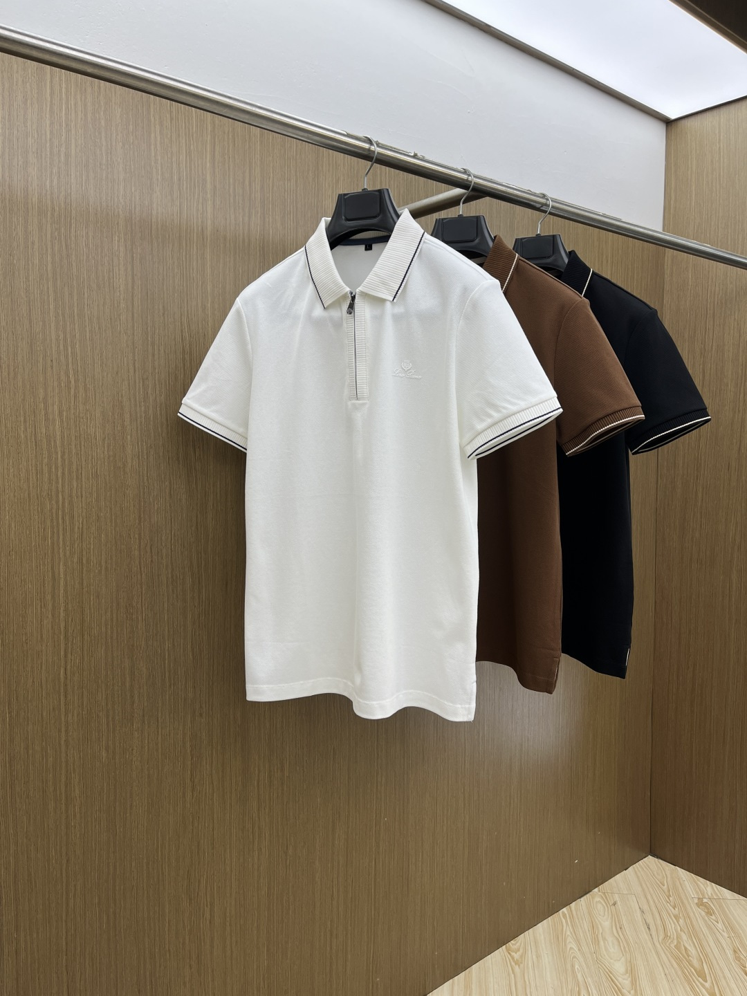 早春 Loro Piana 🔥🔥早春新款男士标识短袖Polo衫，延续经典商务休闲翻领POLO恤.该款Po