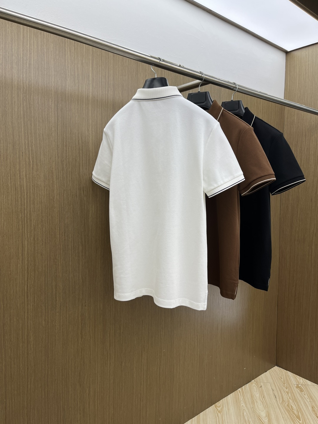 早春 Loro Piana 🔥🔥早春新款男士标识短袖Polo衫，延续经典商务休闲翻领POLO恤.该款Po