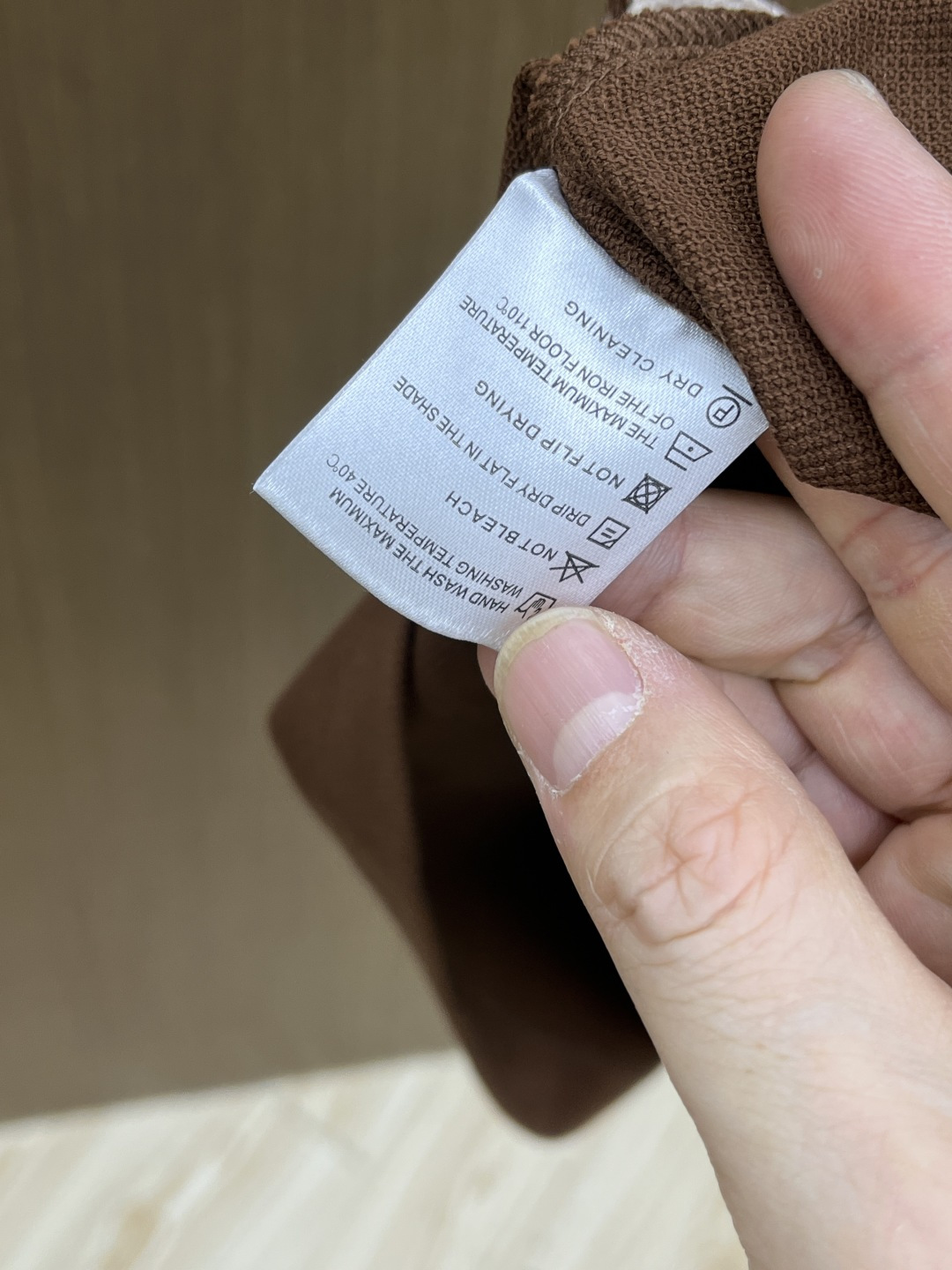 早春 Loro Piana 🔥🔥早春新款男士标识短袖Polo衫，延续经典商务休闲翻领POLO恤.该款Po