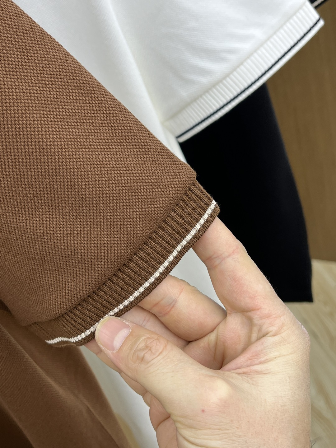 早春 Loro Piana 🔥🔥早春新款男士标识短袖Polo衫，延续经典商务休闲翻领POLO恤.该款Po