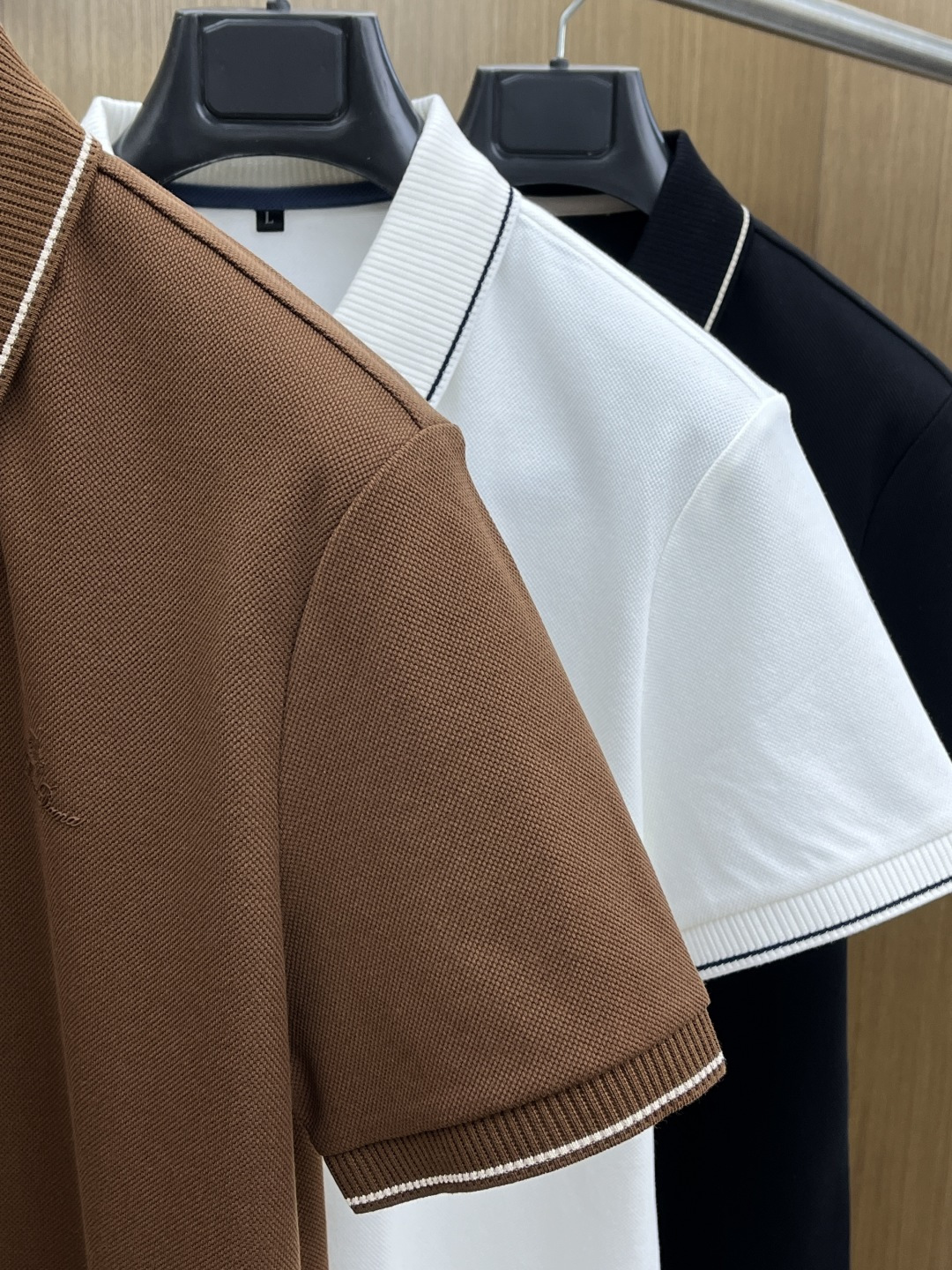 早春 Loro Piana 🔥🔥早春新款男士标识短袖Polo衫，延续经典商务休闲翻领POLO恤.该款Po