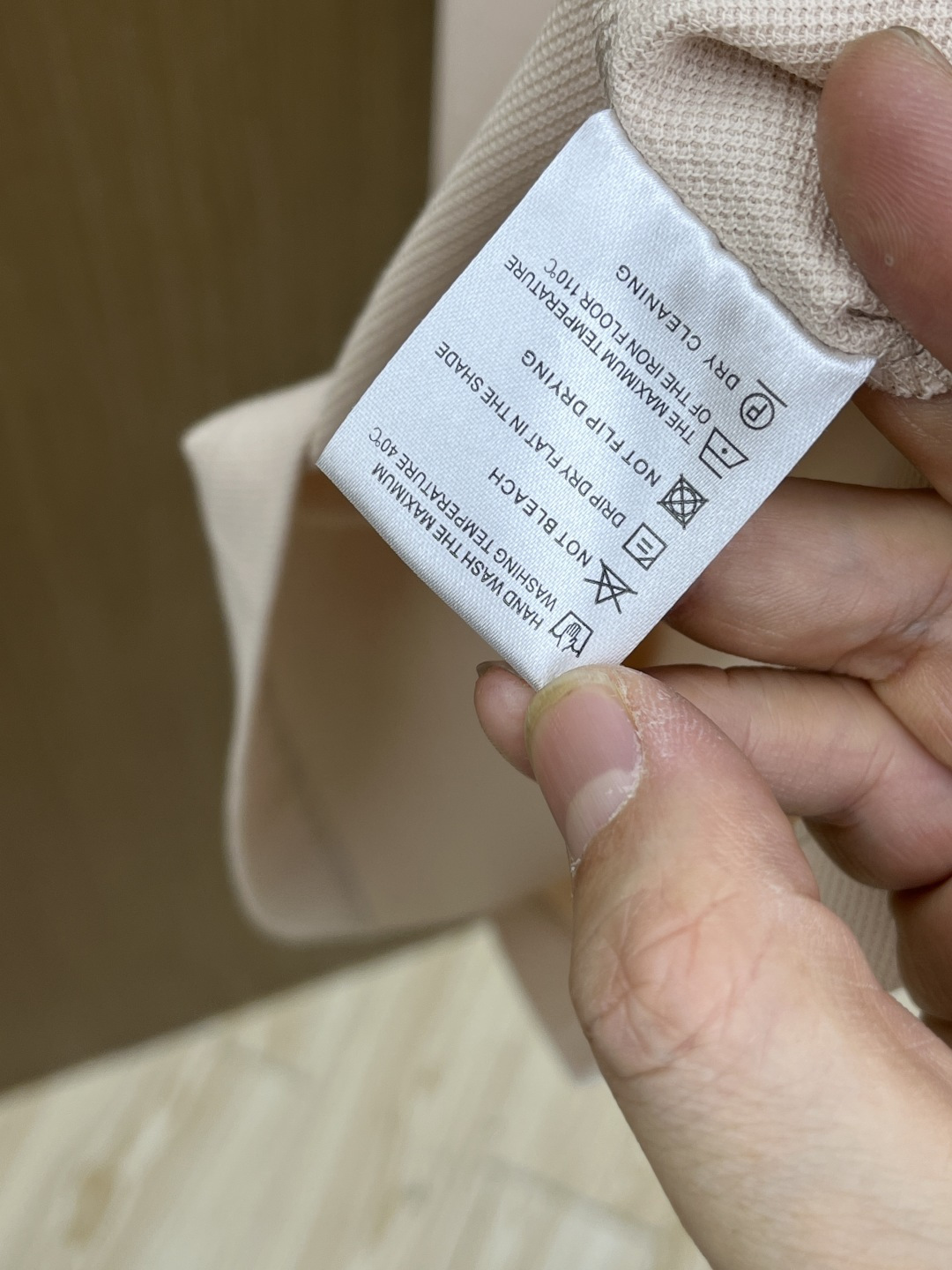 早春 POLO 🔥🔥早春新款男士标识短袖Polo衫，延续经典商务休闲翻领POLO恤.该款Polo衫采用丝