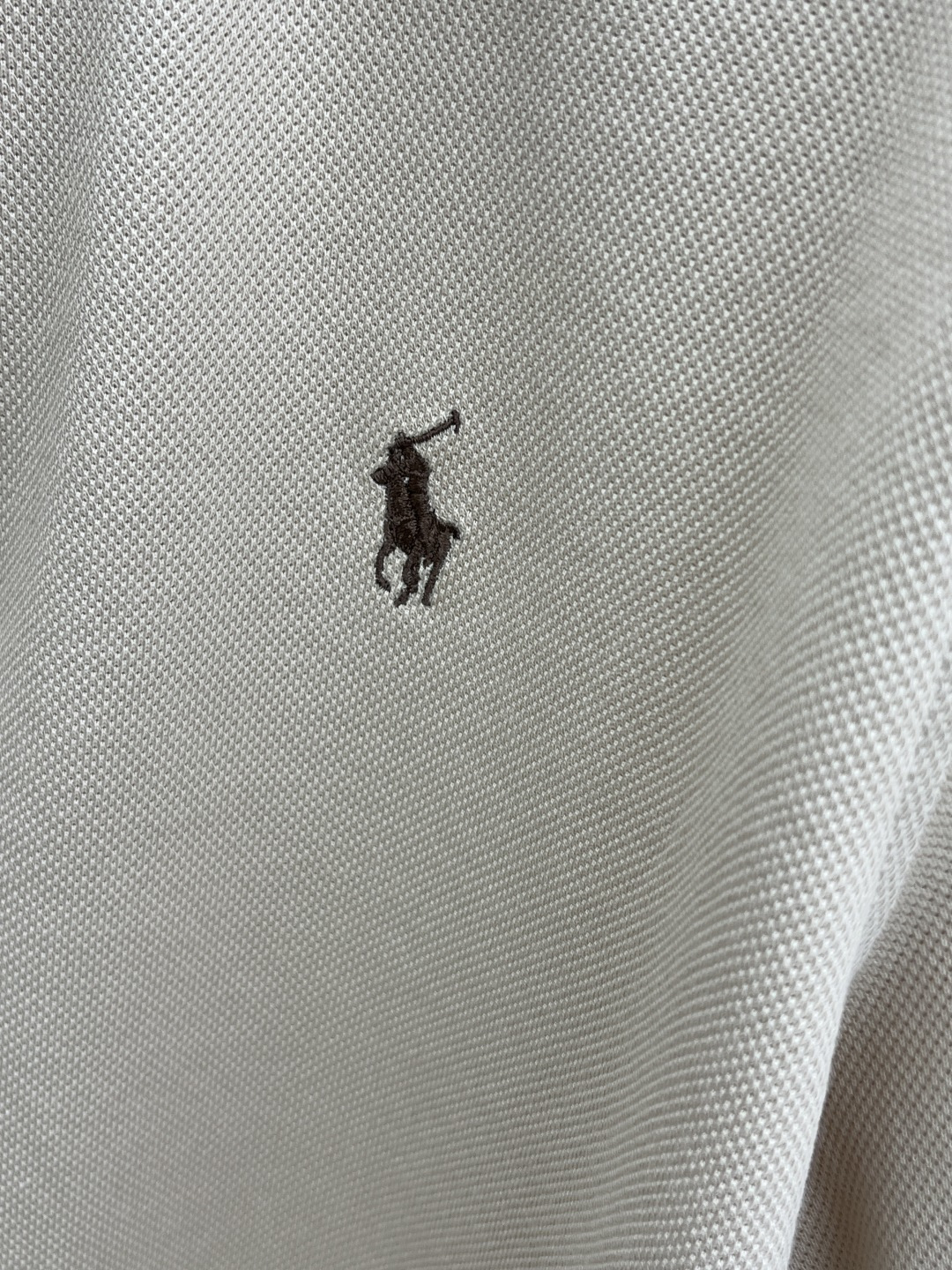 早春 POLO 🔥🔥早春新款男士标识短袖Polo衫，延续经典商务休闲翻领POLO恤.该款Polo衫采用丝