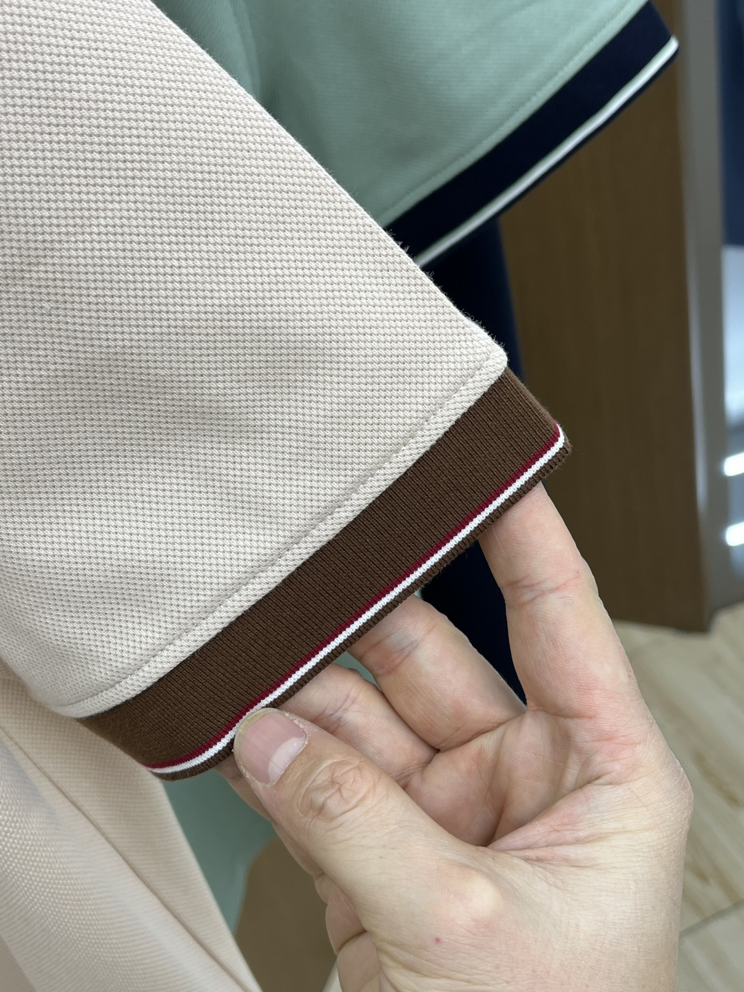 早春 POLO 🔥🔥早春新款男士标识短袖Polo衫，延续经典商务休闲翻领POLO恤.该款Polo衫采用丝