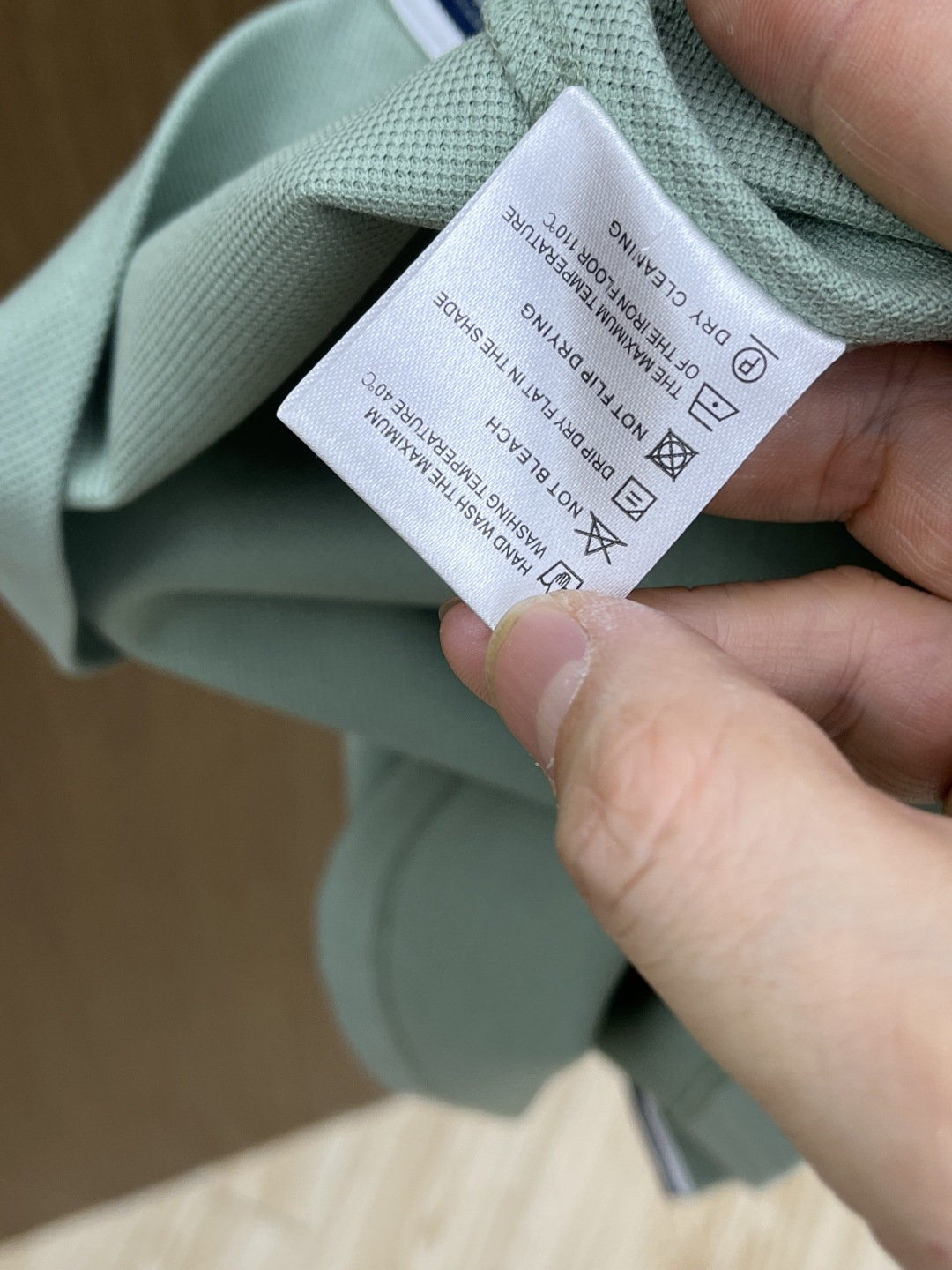 早春 Polo 🔥🔥早春新款男士标识短袖Polo衫，延续经典商务休闲翻领POLO恤.该款Polo衫采用丝