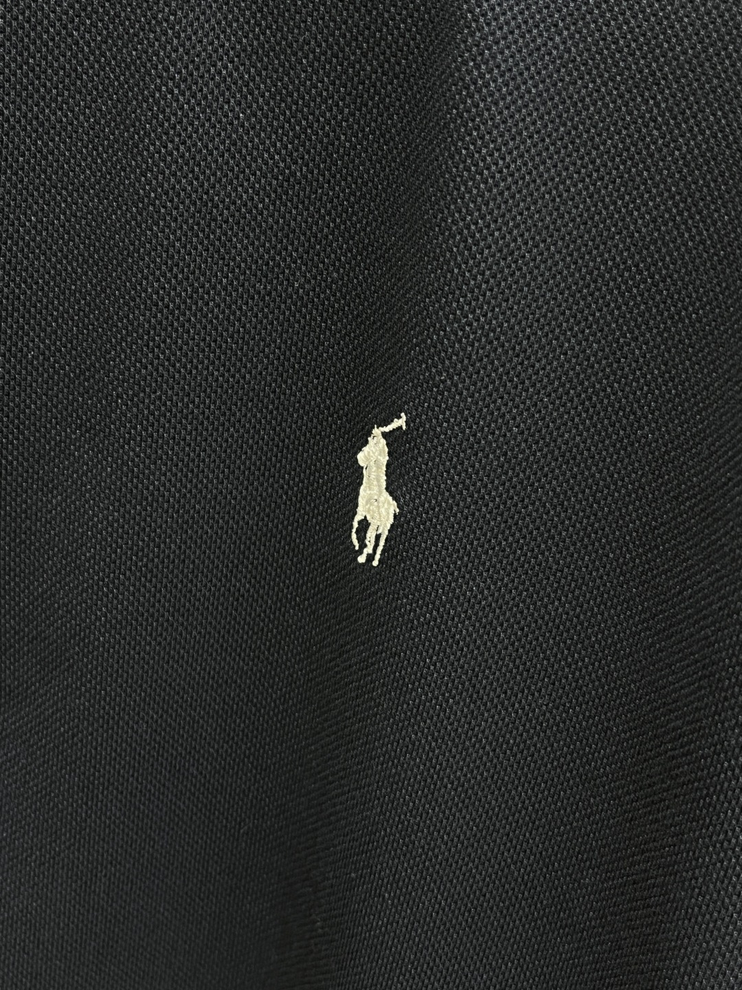 早春 POLO 🔥🔥早春新款男士标识短袖Polo衫，延续经典商务休闲翻领POLO恤.该款Polo衫采用丝