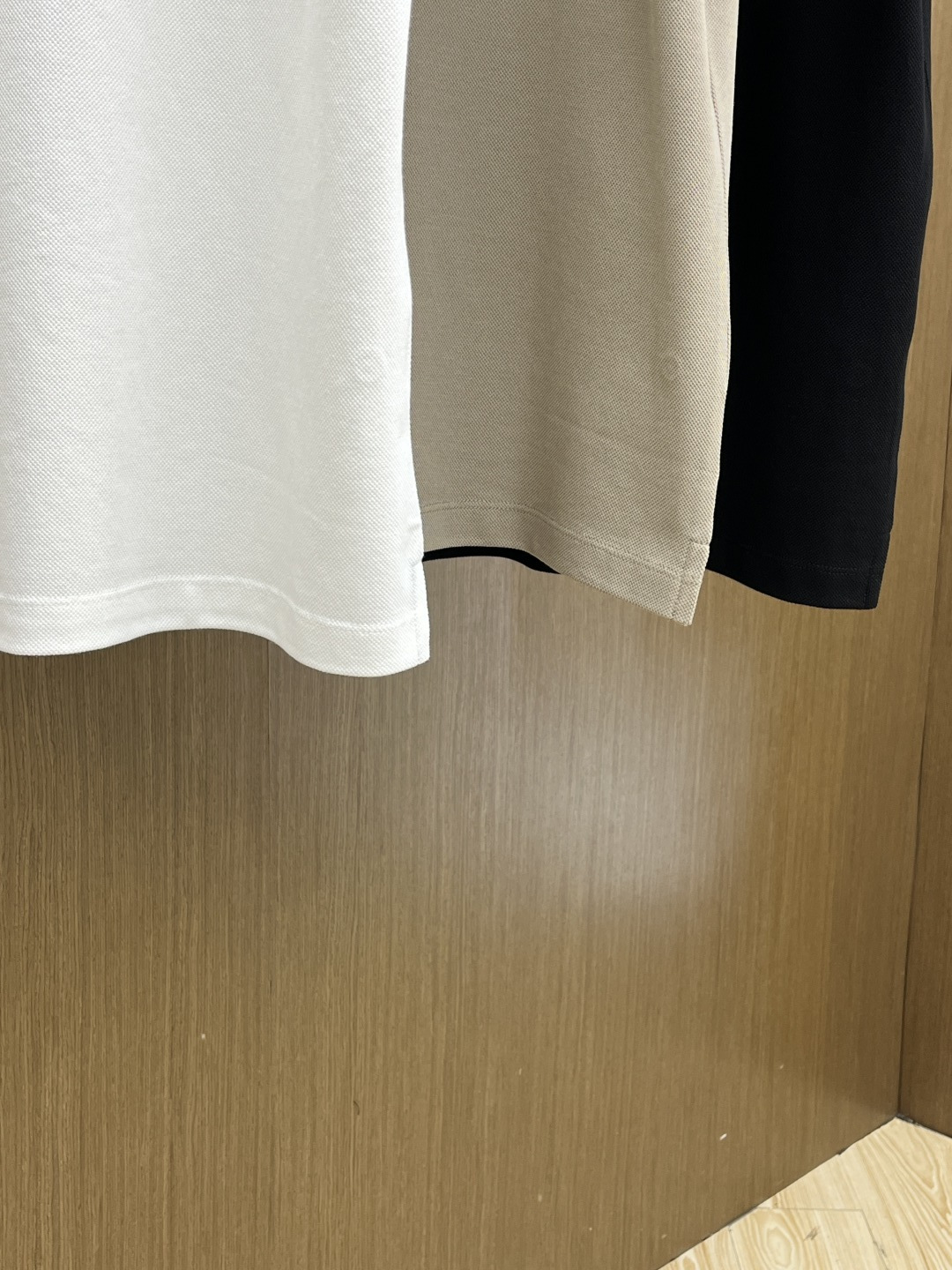 早春 BBR 🔥🔥早春新款男士标识短袖Polo衫，延续经典商务休闲翻领POLO恤.该款Polo衫采用丝光