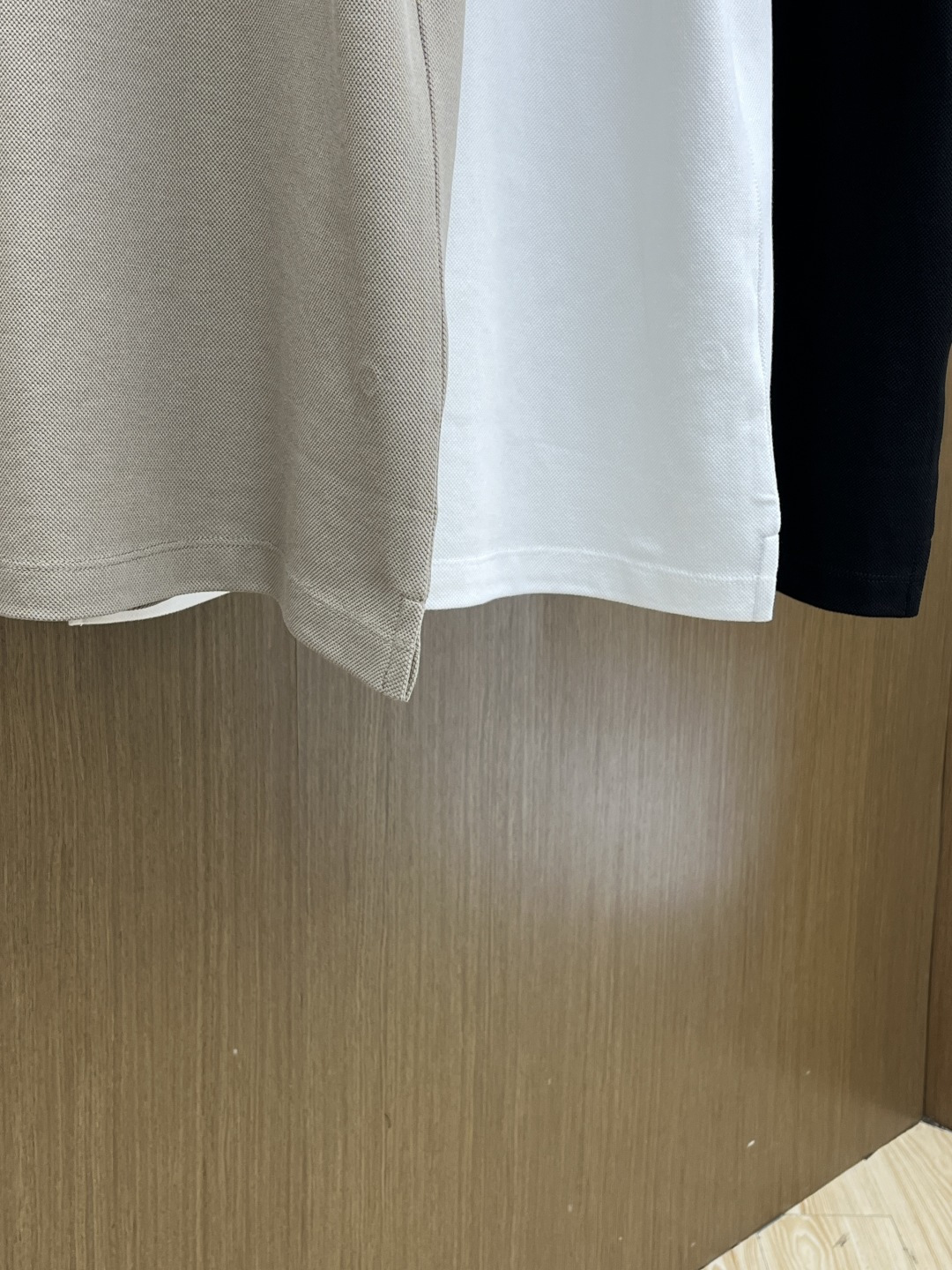 早春 BBR 🔥🔥早春新款男士标识短袖Polo衫，延续经典商务休闲翻领POLO恤.该款Polo衫采用丝光