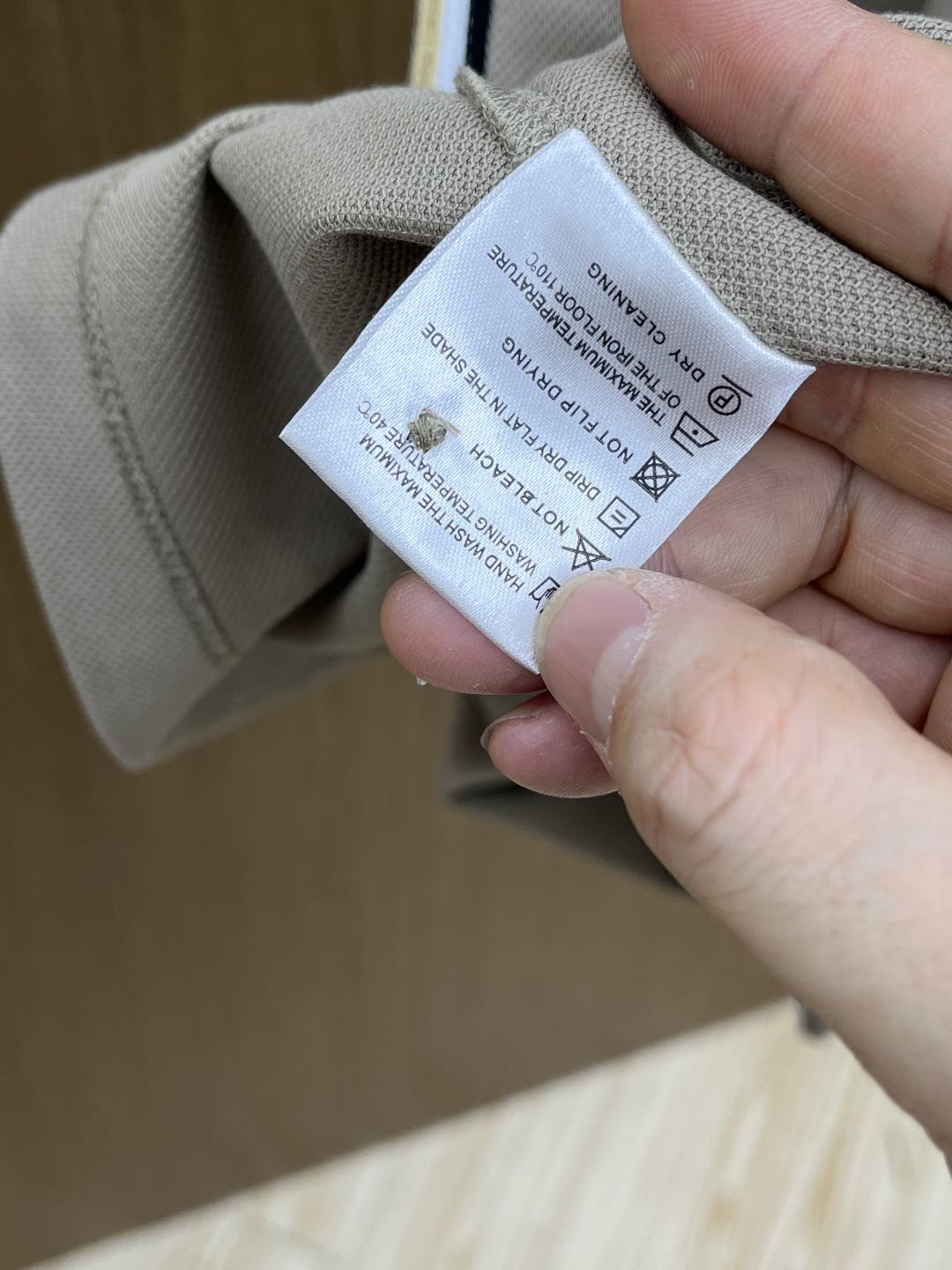 早春 BBR 🔥🔥早春新款男士标识短袖Polo衫，延续经典商务休闲翻领POLO恤.该款Polo衫采用丝光