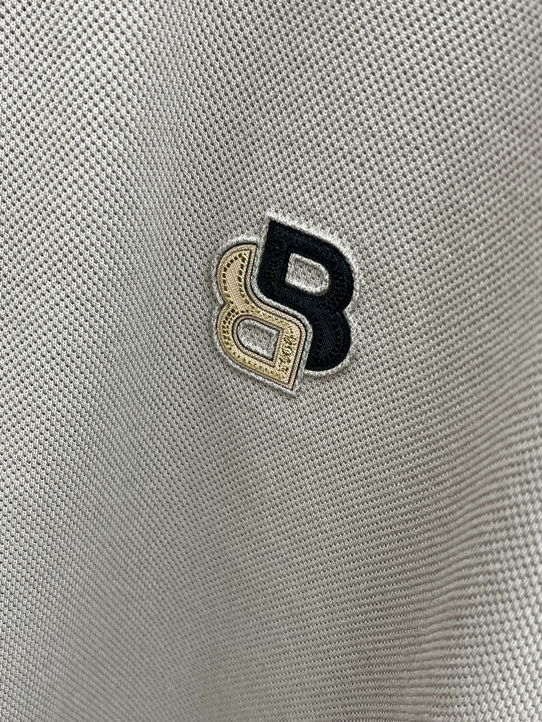 早春 BBR 🔥🔥早春新款男士标识短袖Polo衫，延续经典商务休闲翻领POLO恤.该款Polo衫采用丝光