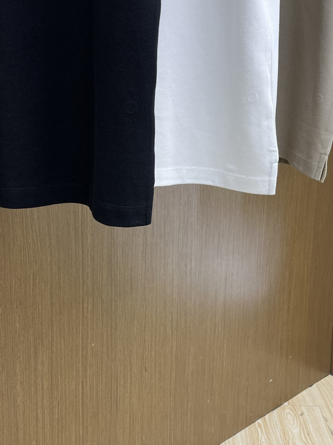 早春 BBR 🔥🔥早春新款男士标识短袖Polo衫，延续经典商务休闲翻领POLO恤.该款Polo衫采用丝光