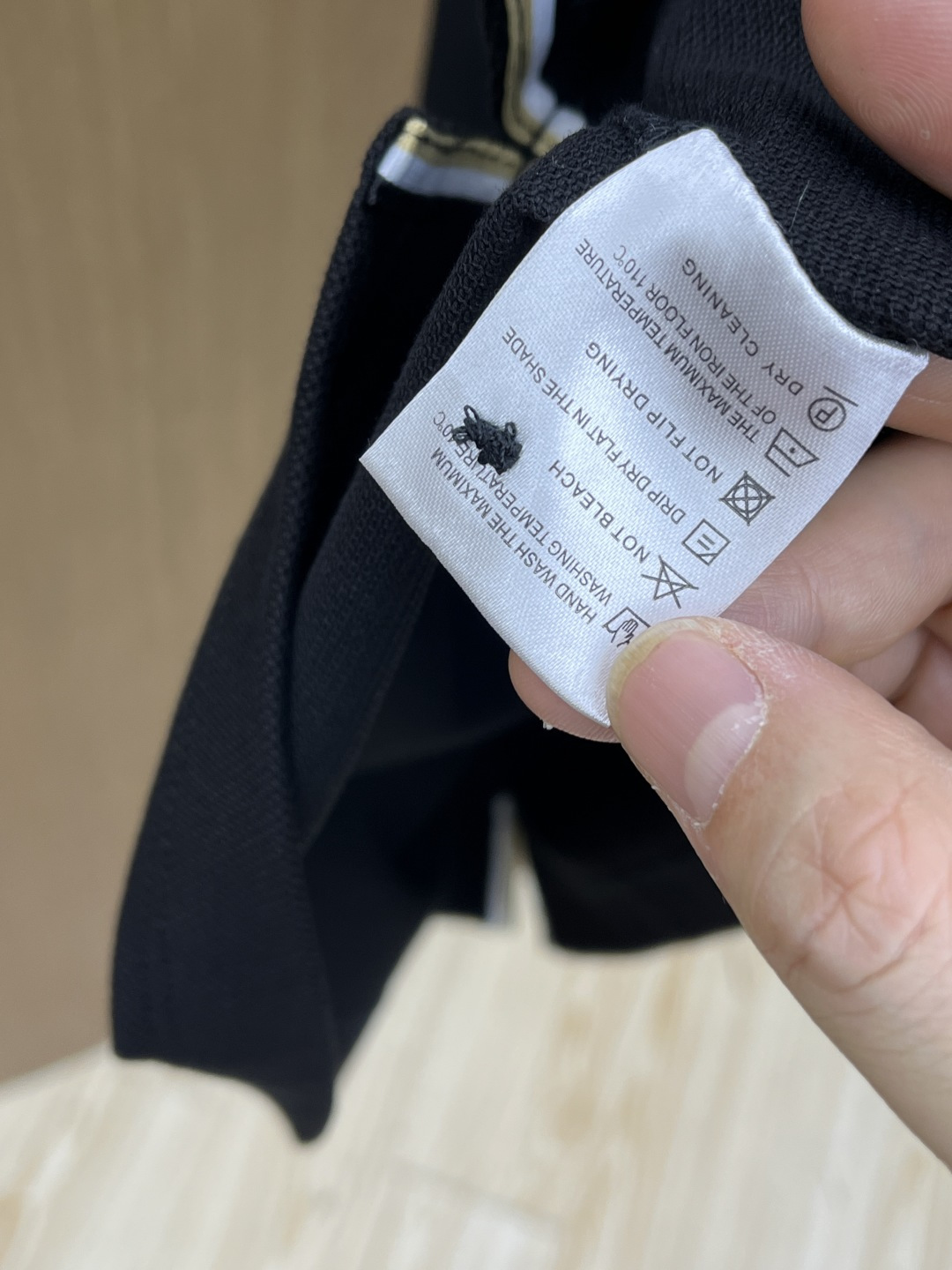 早春 BBR 🔥🔥早春新款男士标识短袖Polo衫，延续经典商务休闲翻领POLO恤.该款Polo衫采用丝光