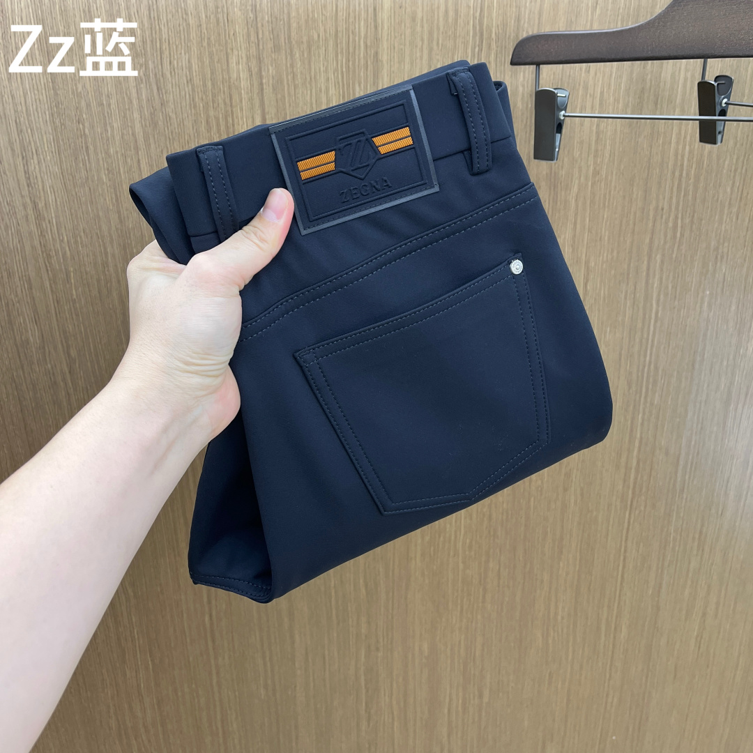 NO:735196,Support the new autumn and winter Zz casual pants for the new year, which will be released simultaneously on the official website, with trousers body craftsmanship design, imported customer-supplied accessories, fabric customization, and factory-produced products free of inspection!  Every detail is done to the extreme, original hardware accessories, full of fashion, stylish and handsome upper body, a must-have item for fashionistas!  Original fh12 product!  Code number 30-38 no 35.37,,19860909支持年后 秋冬 Zz 秋冬新品休闲裤 官网同步发售,裤身工艺设计,进口客供辅料、面料定制,代工厂出品免检！每个细节做到极致,原版五金配件,潮范十足、上身有型帅气,潮人必备单品！ fh12原单出品！ 码数30-38无35.37,,,Men's clothing